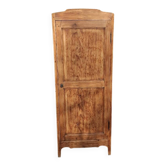Small renovated Parisian wardrobe