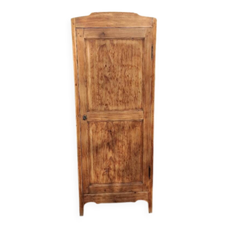 Small renovated Parisian wardrobe