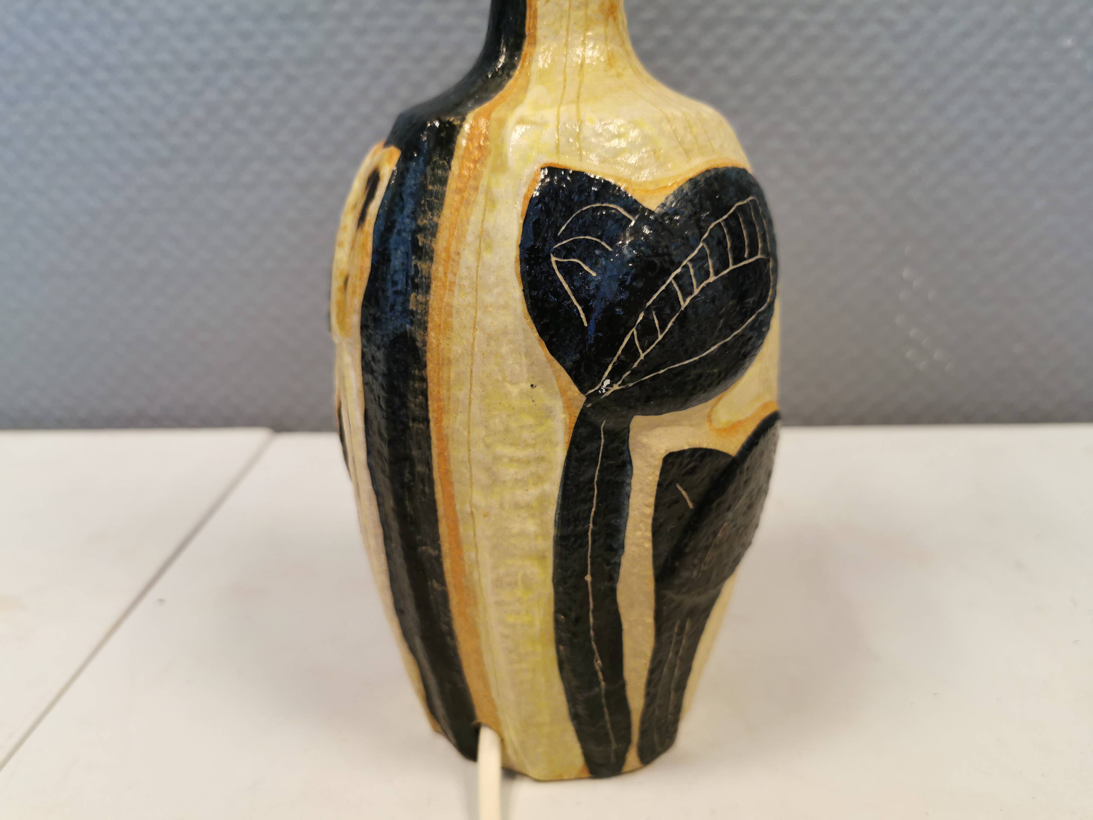 Rare tulip Søholm table lamp in ceramic by Noomi Backhausen 1970s.