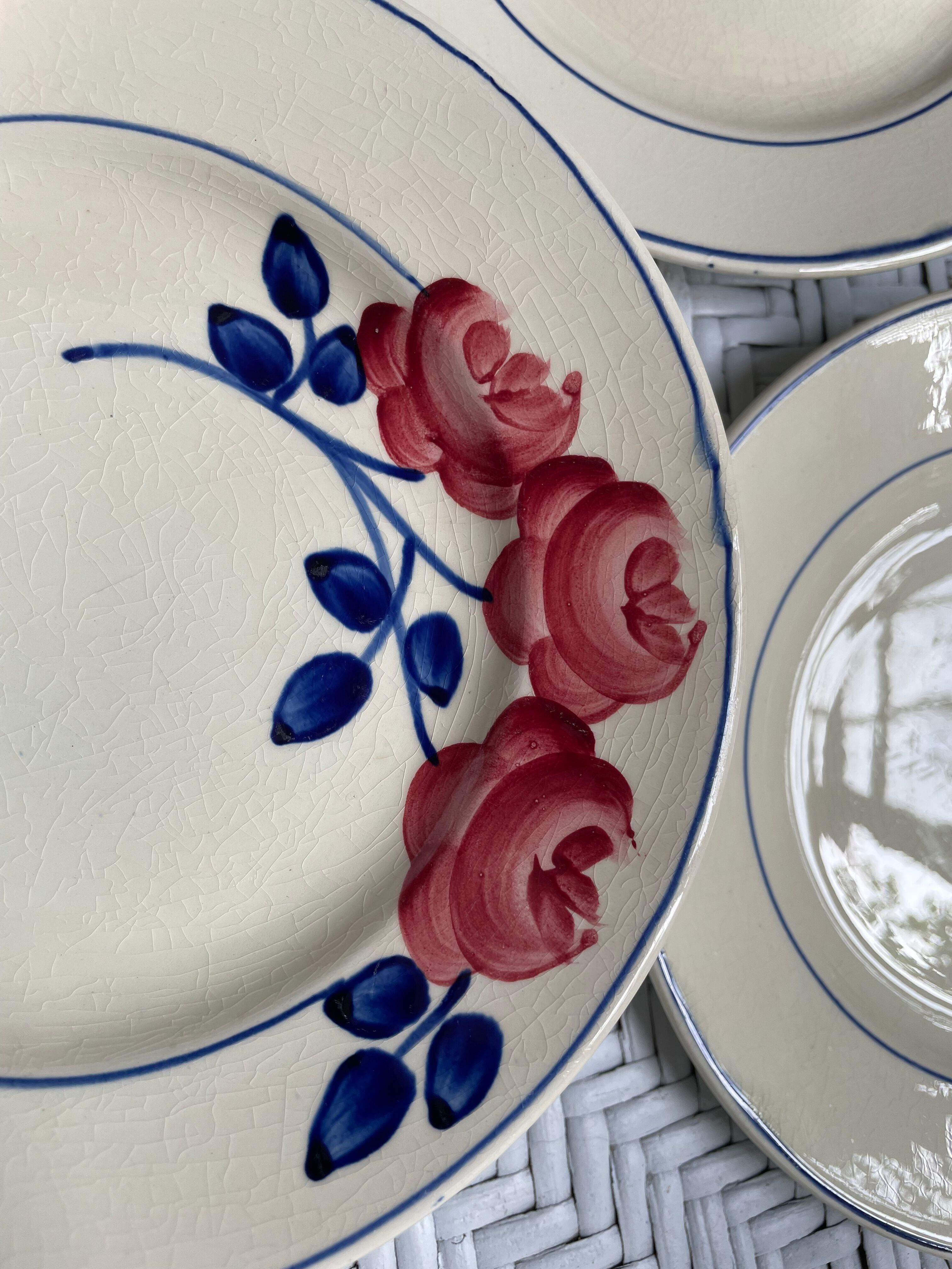 Dessert plates decorated with HBCM roses