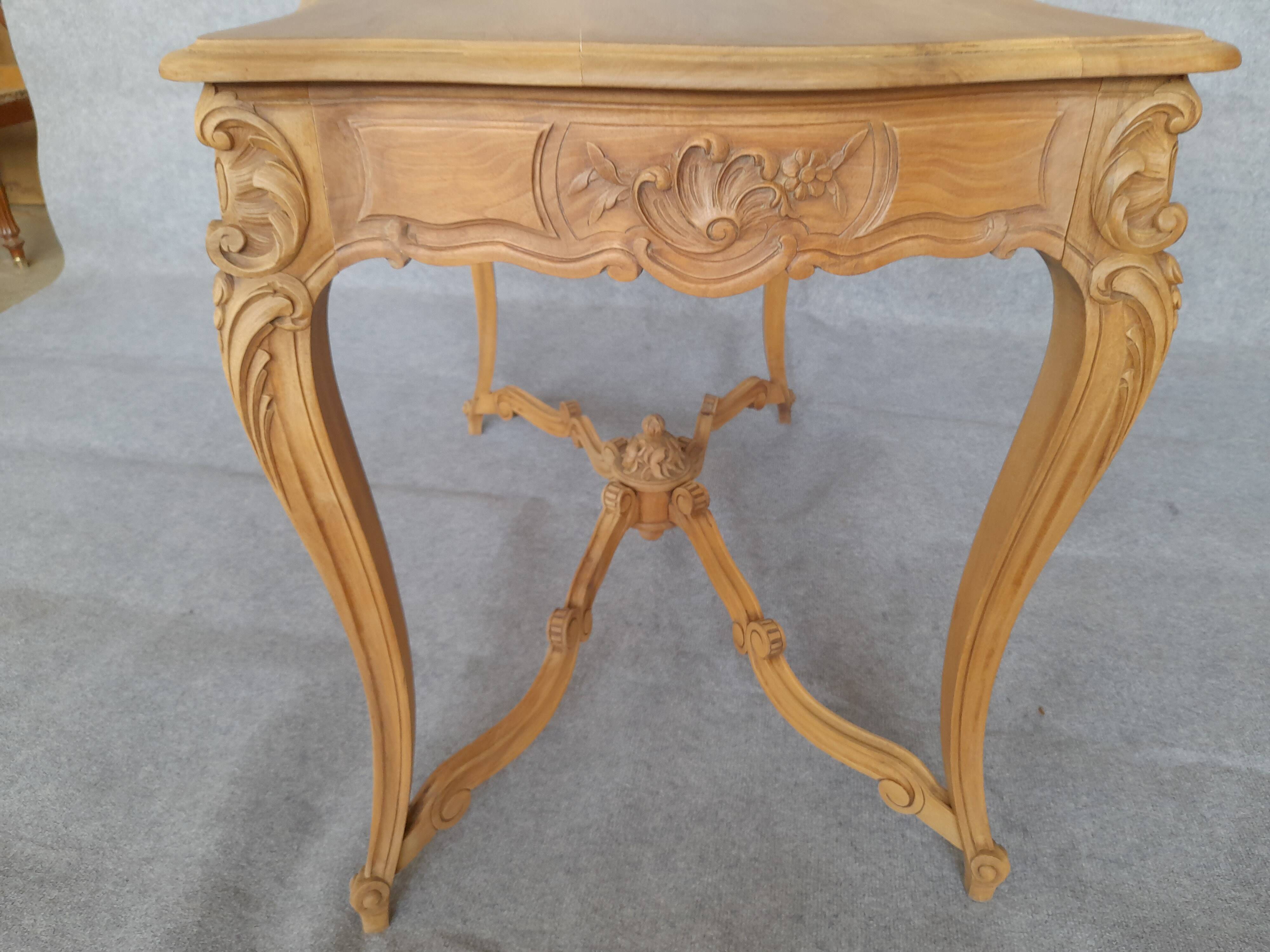 Table style Louis XV