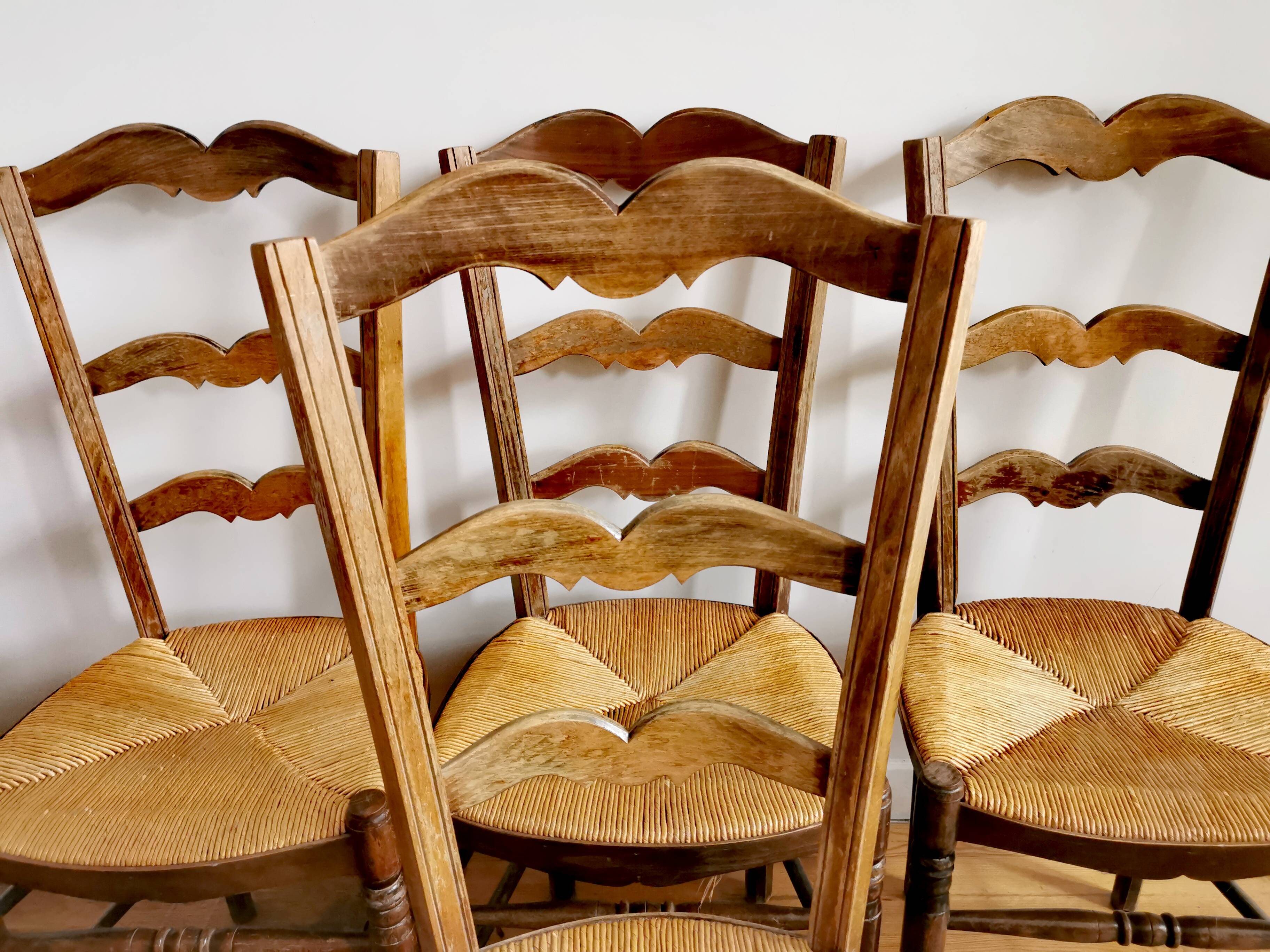 Chaises paillées