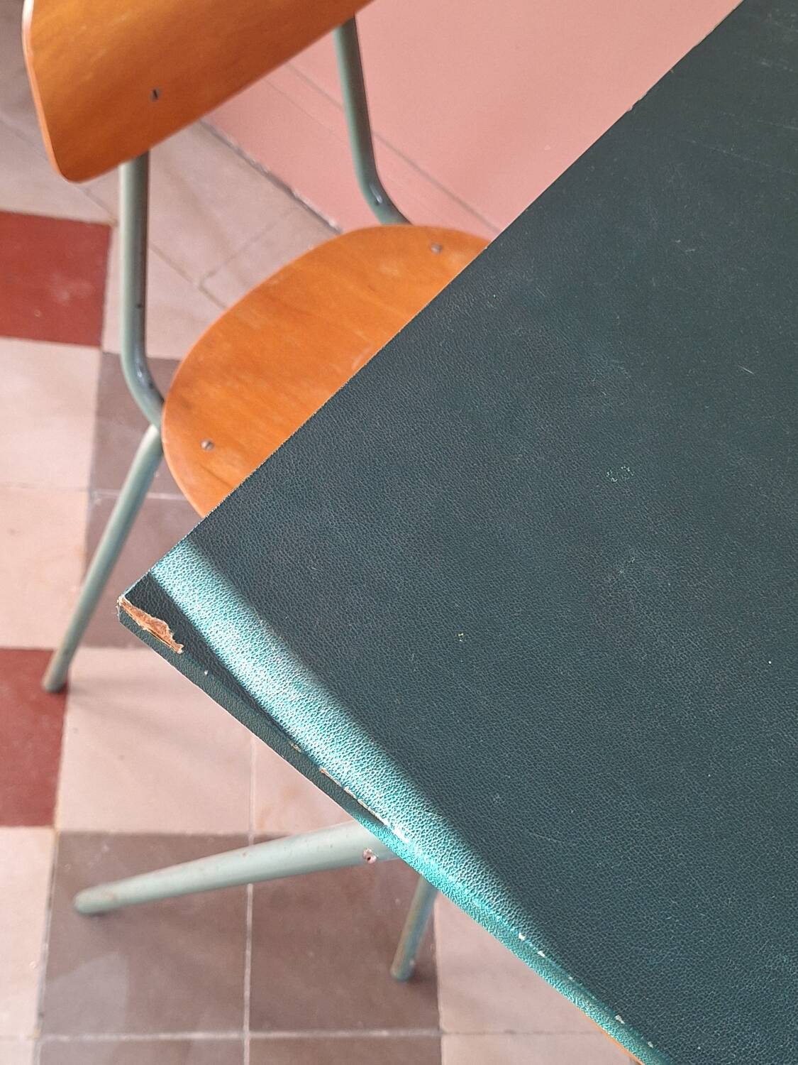 Children's desk and chair set