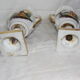 Paire vases porcelaine de paris signée PP en creux décors tournant peints main anses dorées