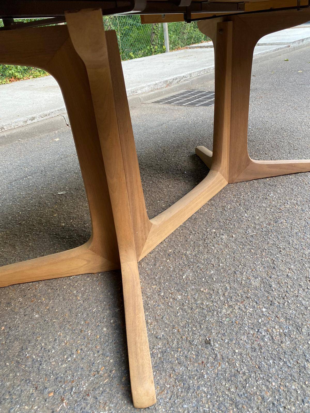 Table scandinave ovale extensible Baumann décapée en teck brut 240cm 1960