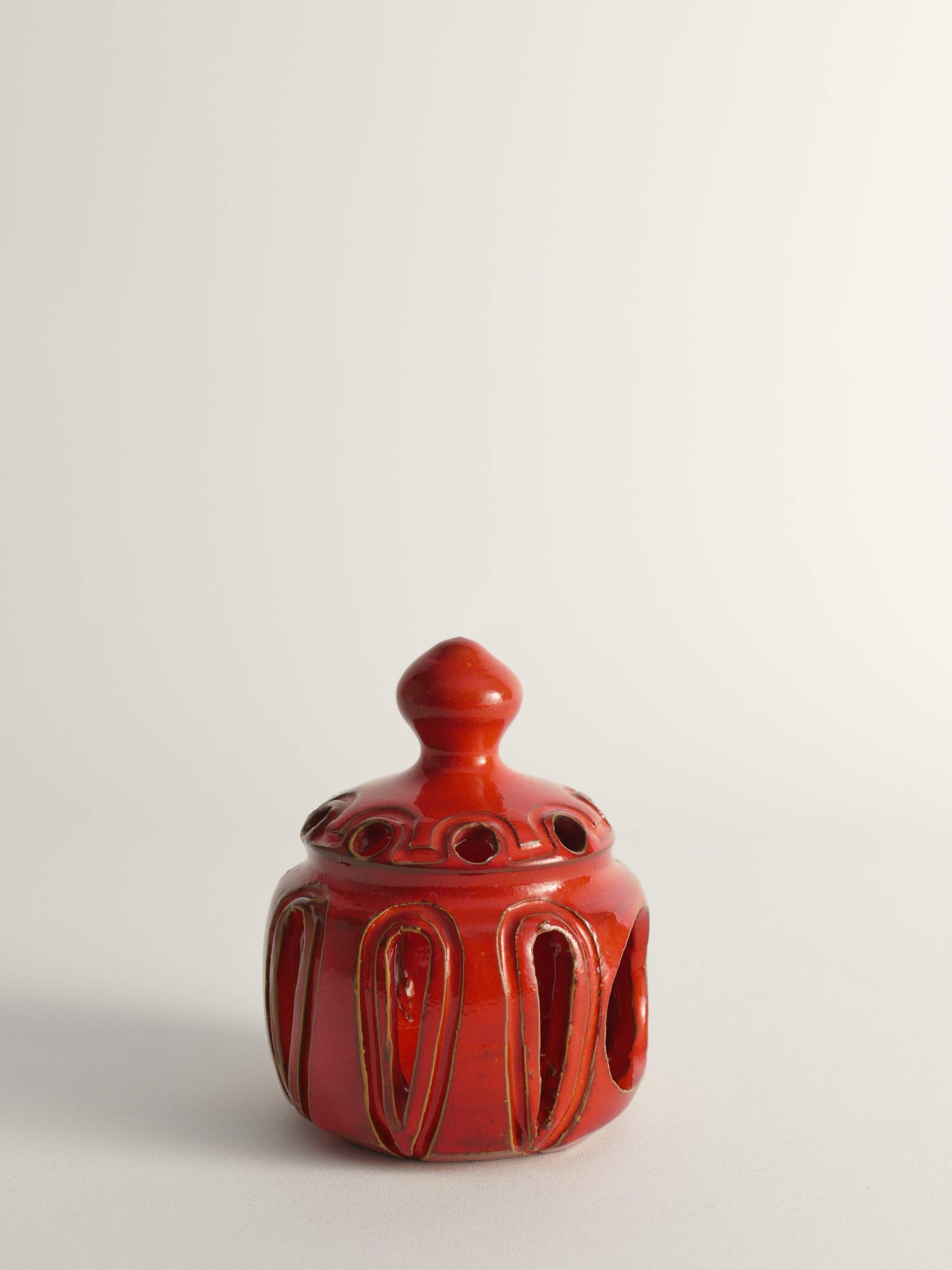 Lampe à bougie en céramique faite à la main couleur rouge homard, par Barbro Sundelin pour Basun Keramik