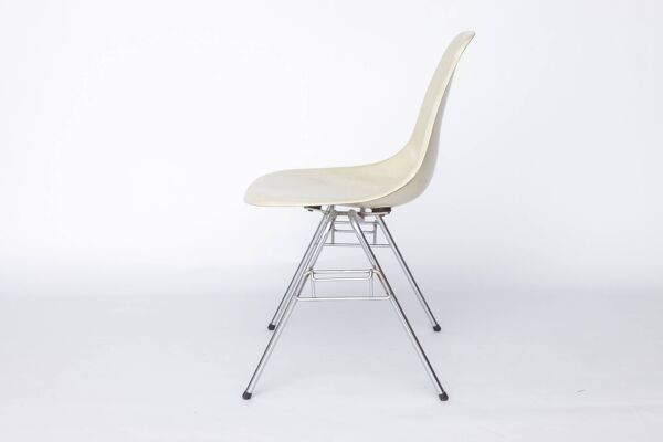 Chaise en fibre de verre Charles Eames – Modèle DSS, design moderne du milieu du XXe siècle (années 1950)