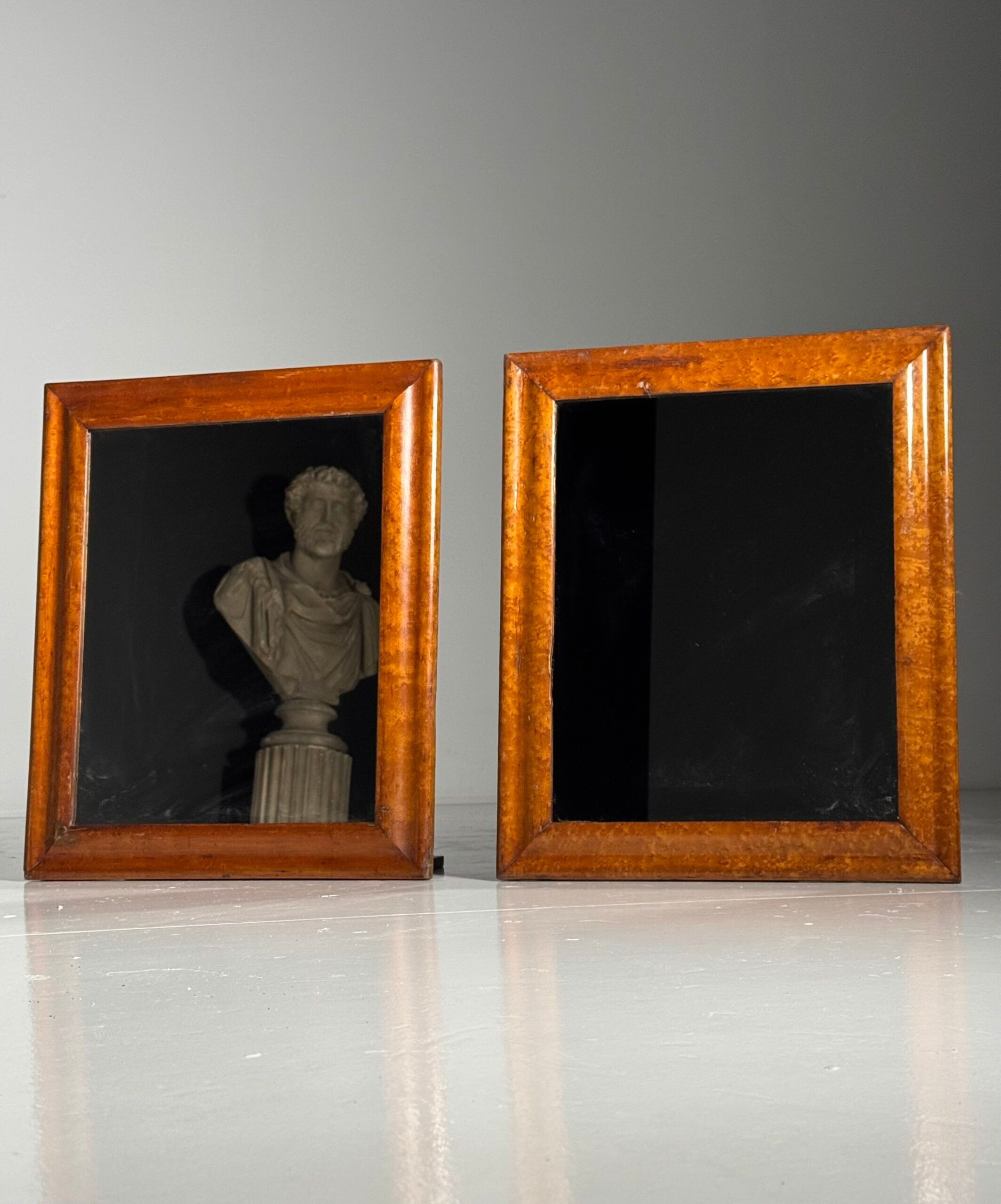 Set of 2 mirrors