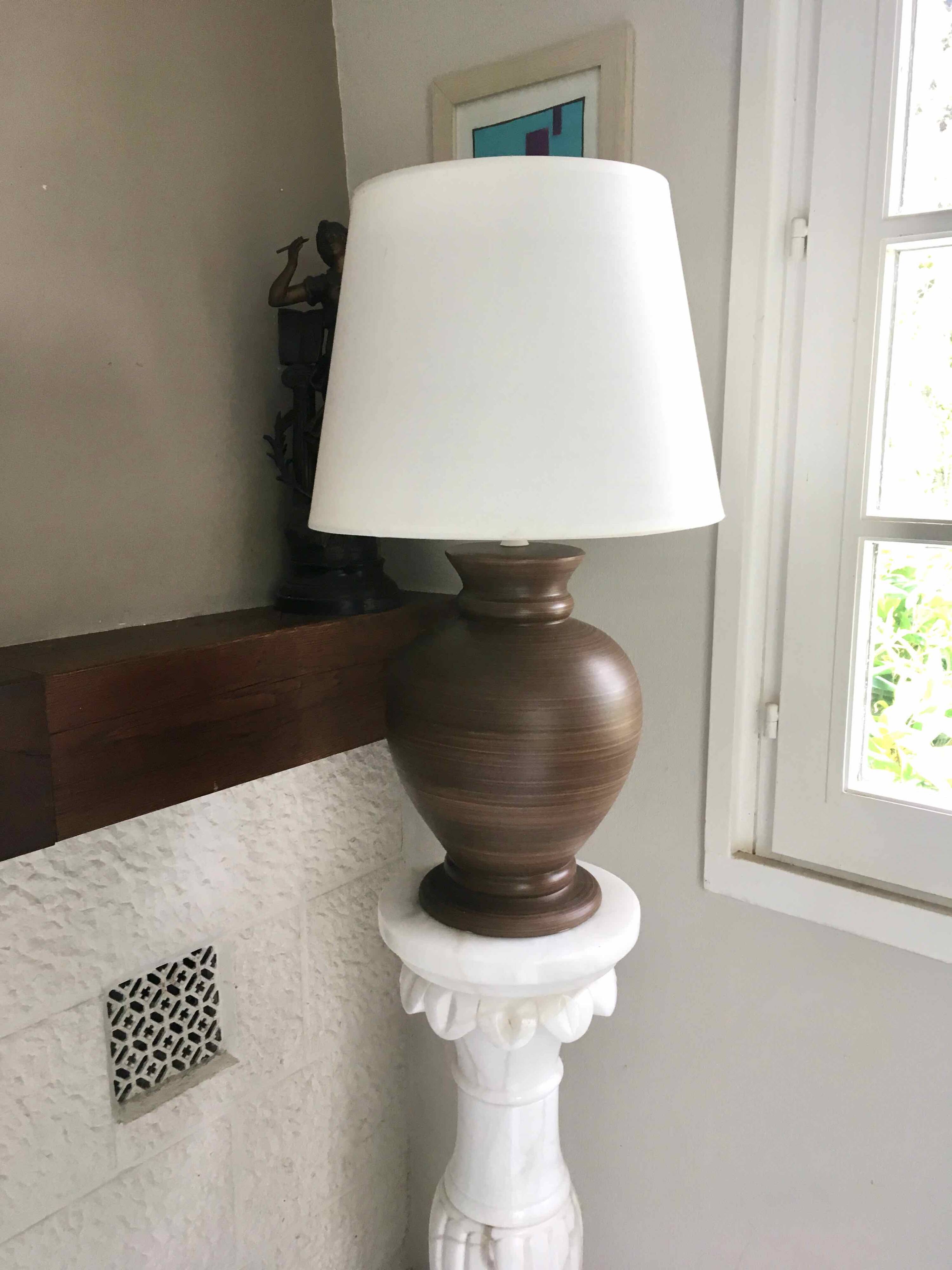Lampe pied en terre cuite