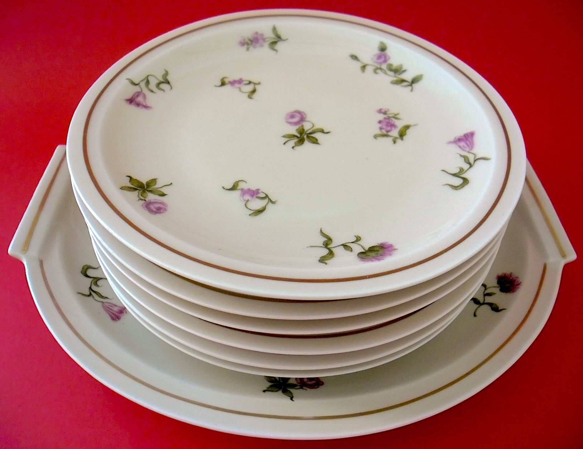 Porcelain dessert service with floral decoration