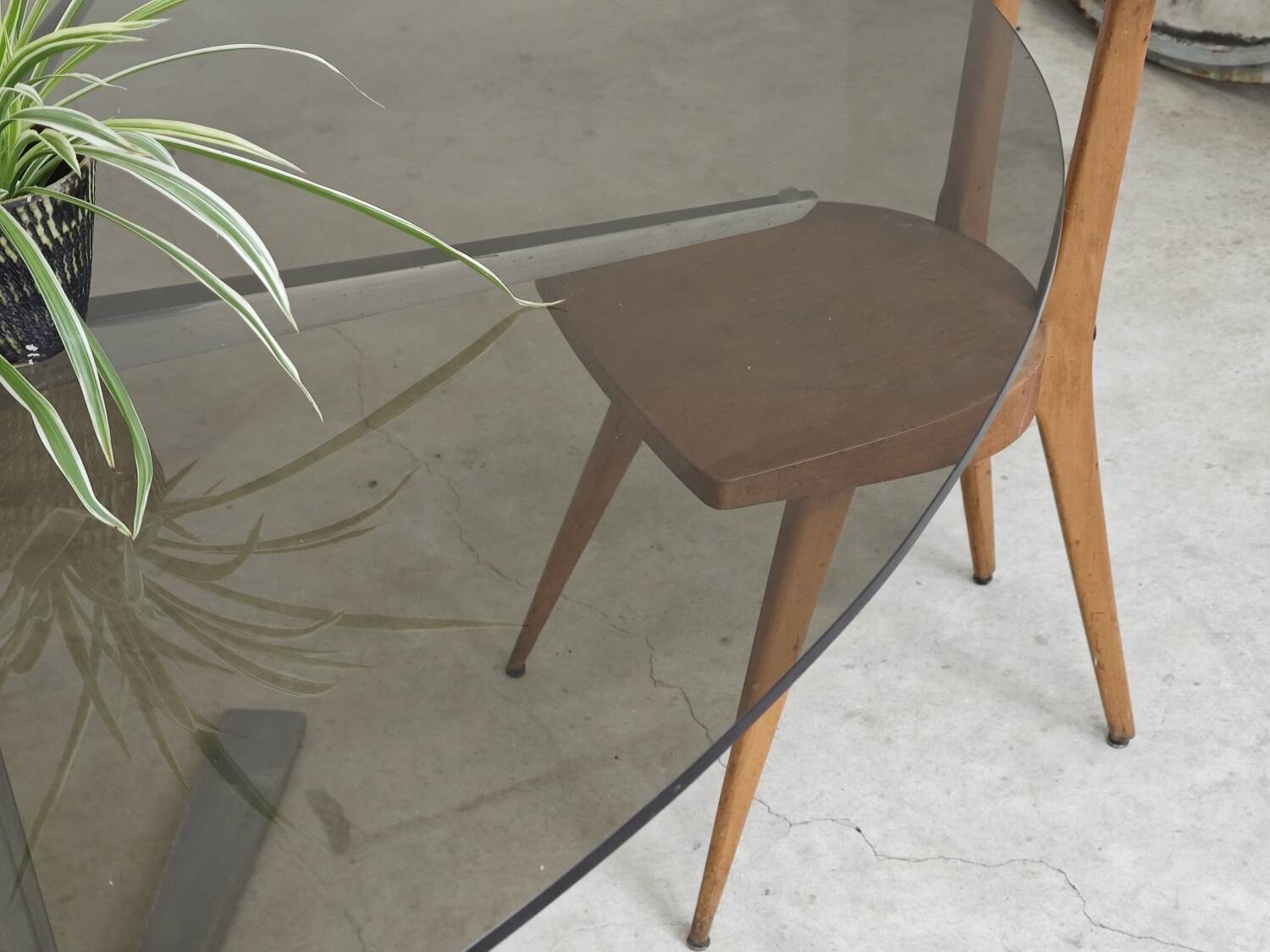 Dining table in glass, aluminum and chrome steel