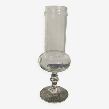 Vase sur pied en verre transparent