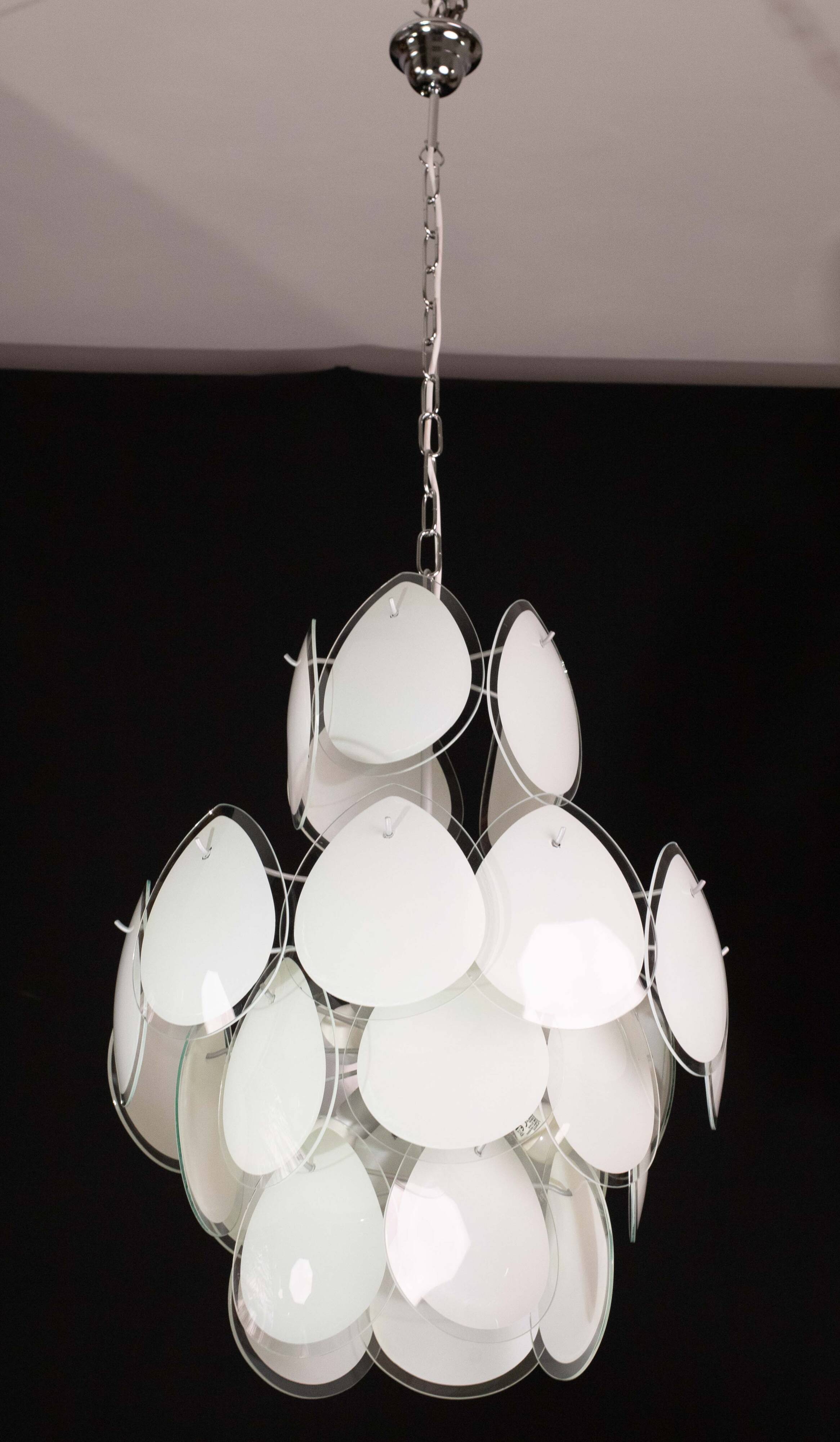Vistosi White Murano Glass teardrop-shaped discs Chandelier, Italy, 1970s