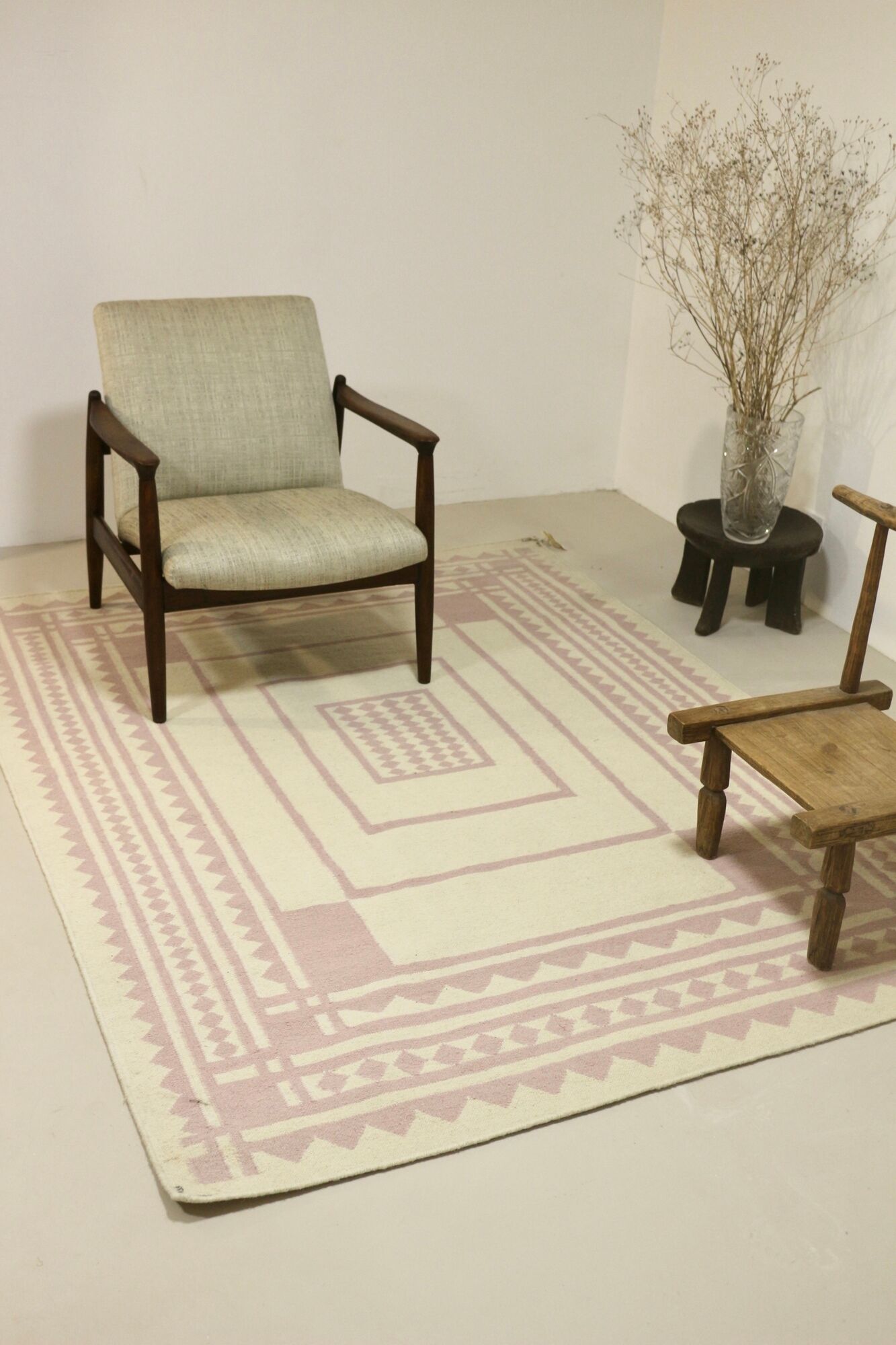 Carpet geometric design pastel colors pink and off-white year 70/80.