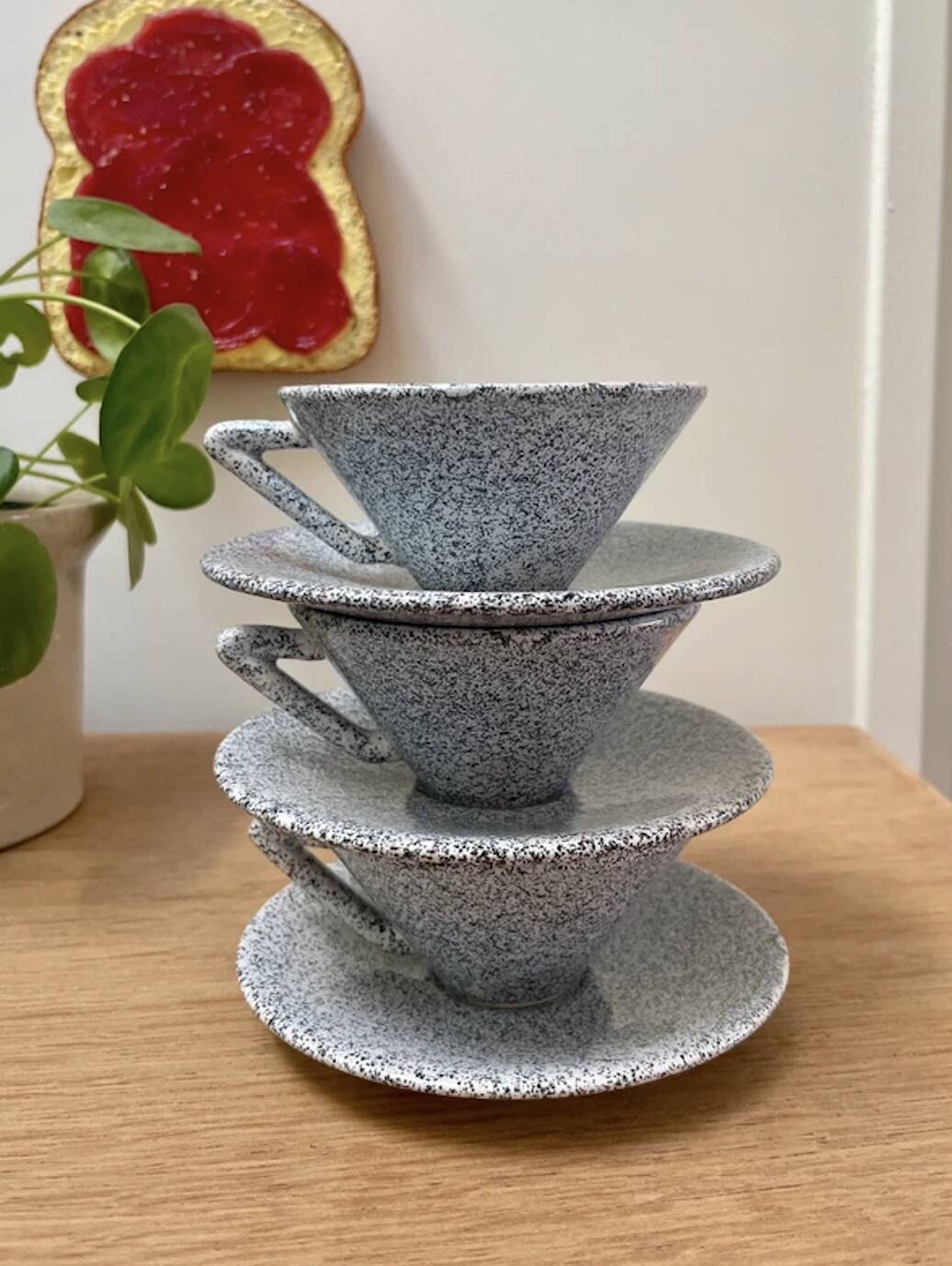 3 tasses de style Memphis