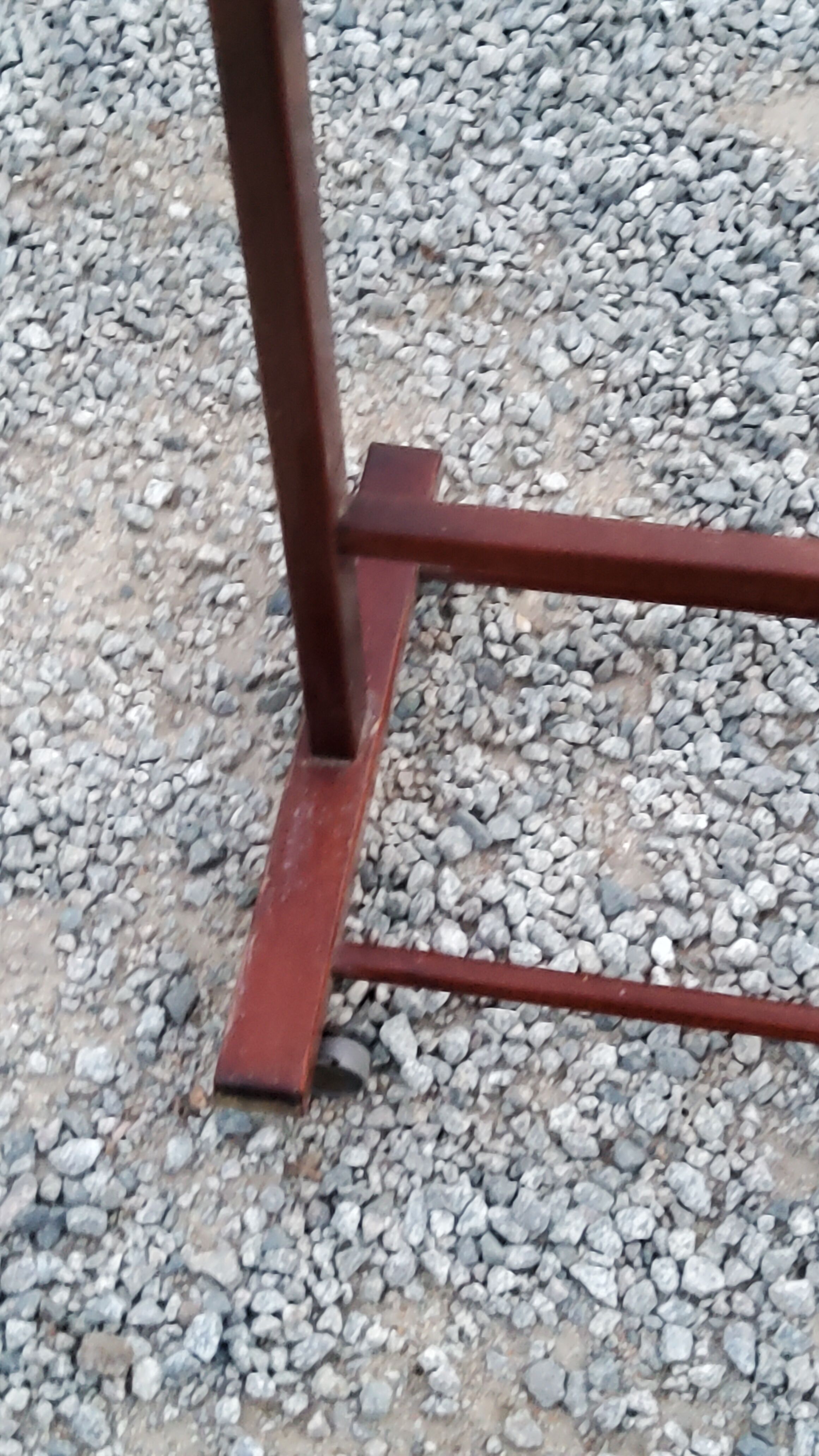 Mahogany stained wood valet Dejou editor