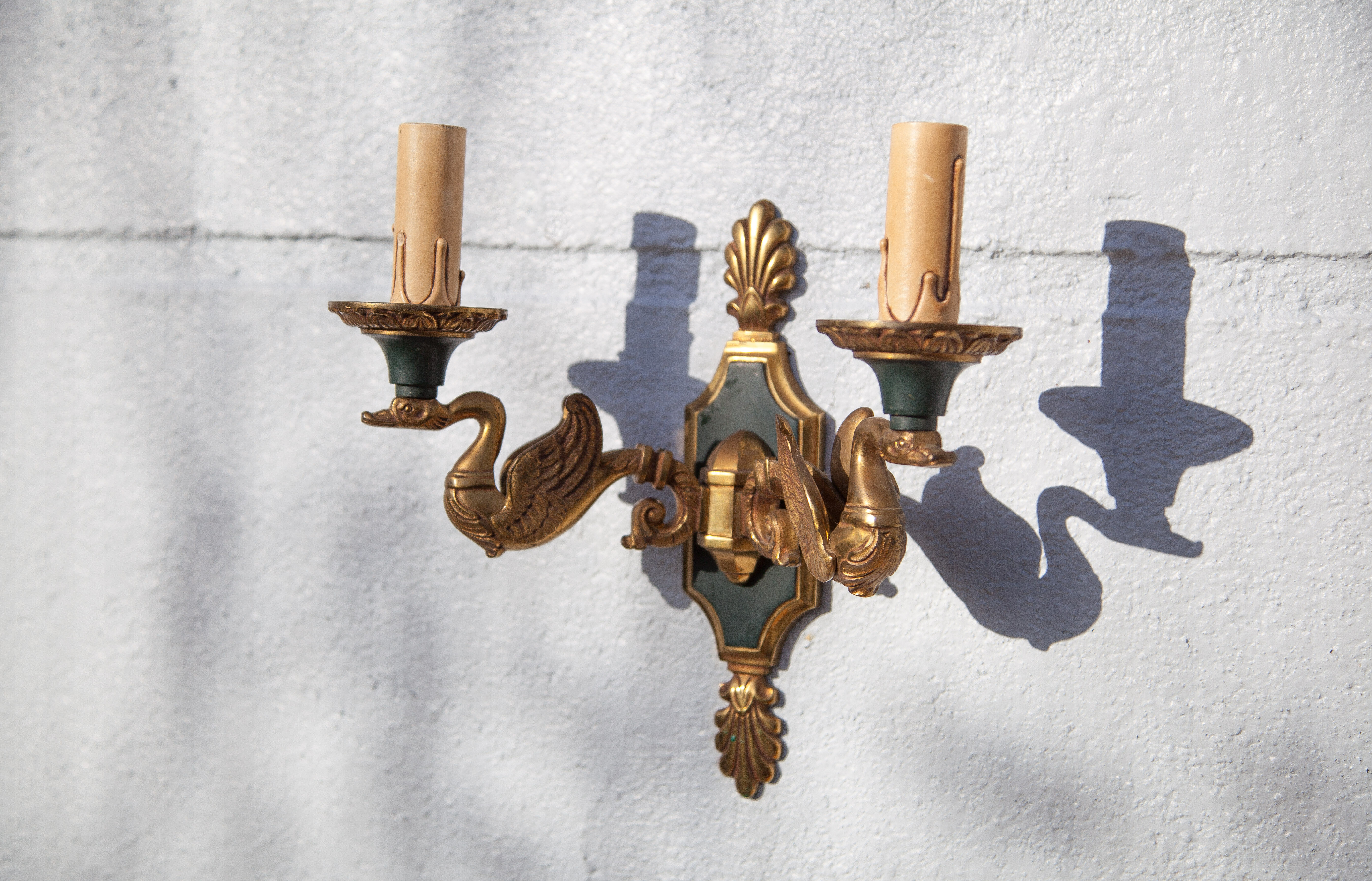 Paire d'appliques par la Maison Lucien Gau à Paris