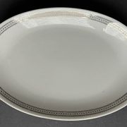 2 plats ovales en porcelaine