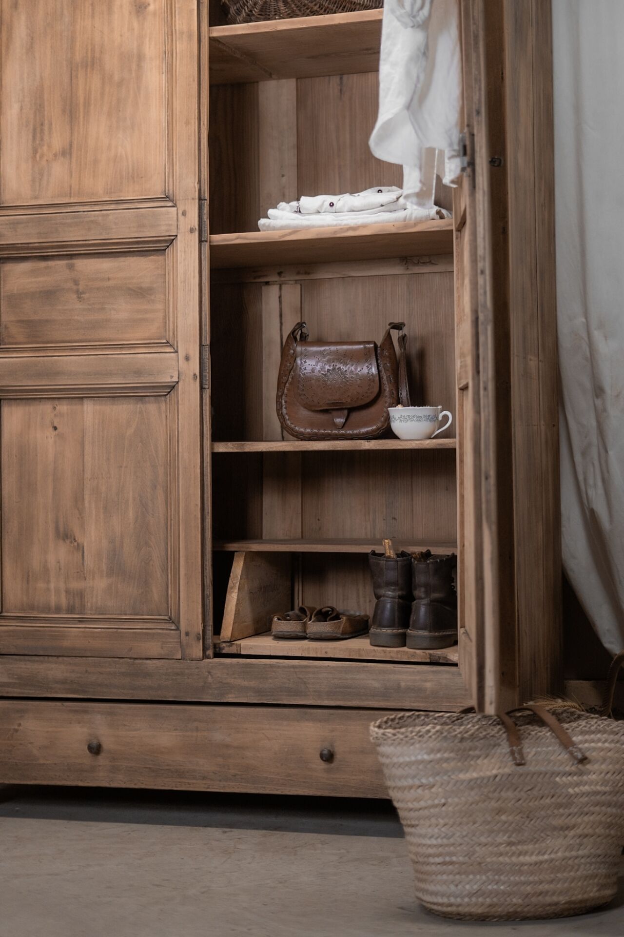 Armoire en peuplier