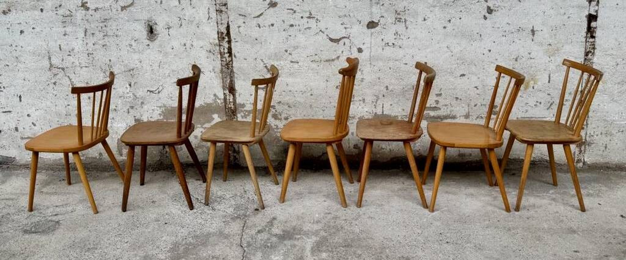 Série Lot de 7 anciennes chaises bistrot