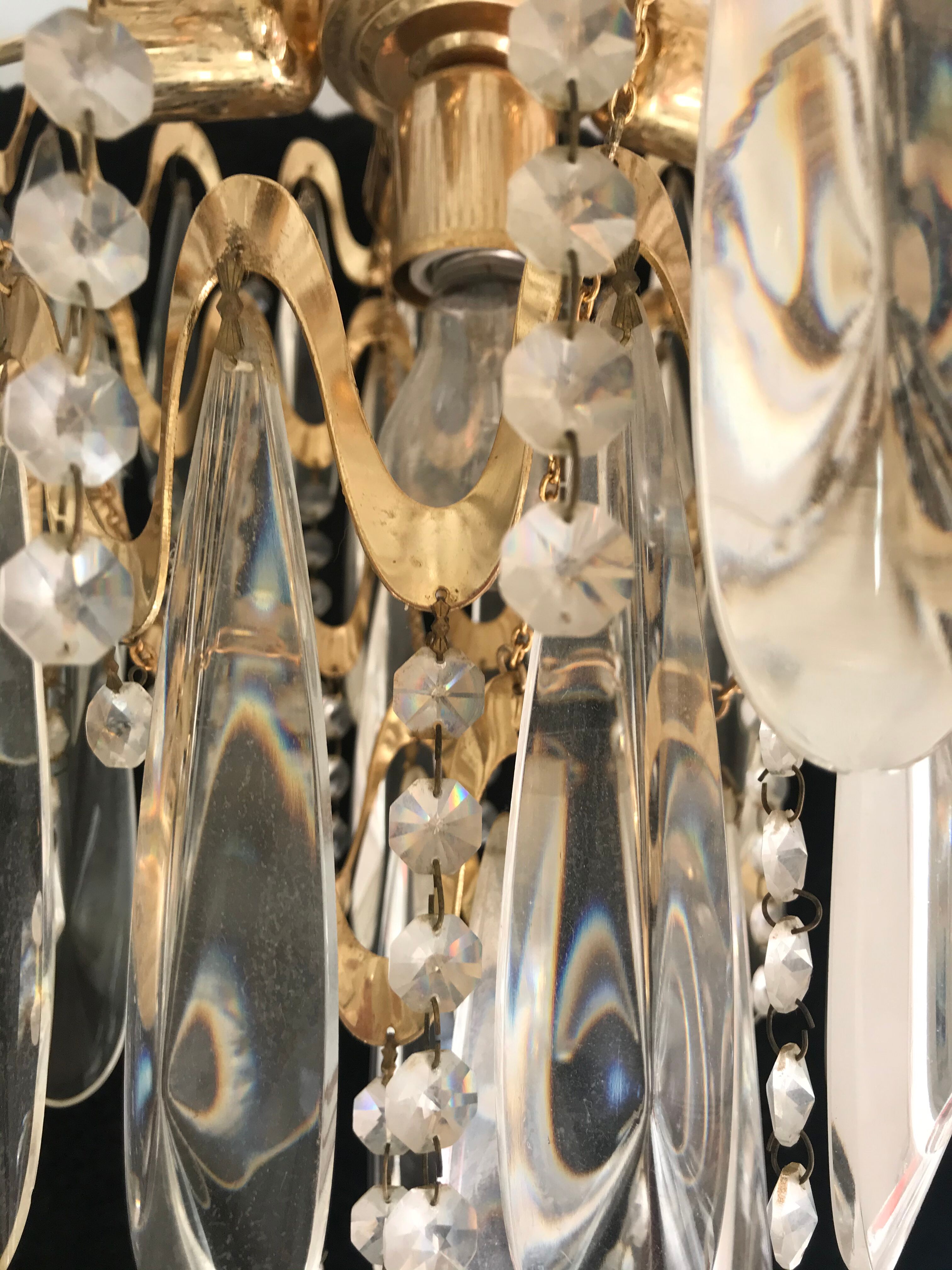 Murano crystal suspension