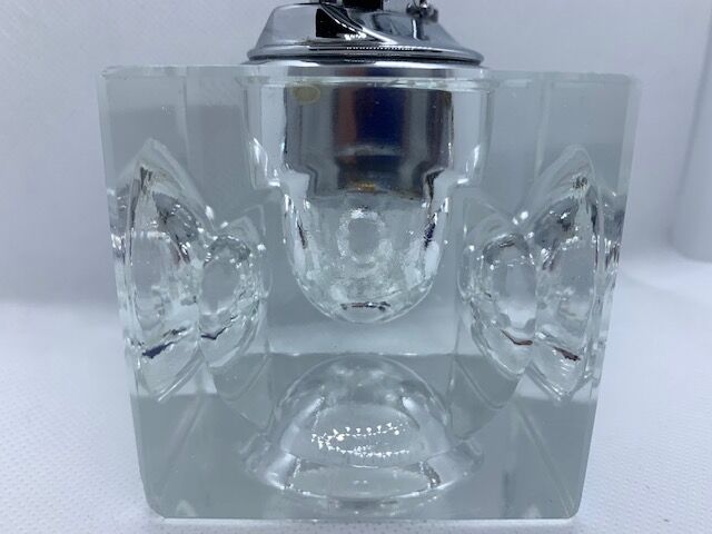 Cubic table lighter in cristral