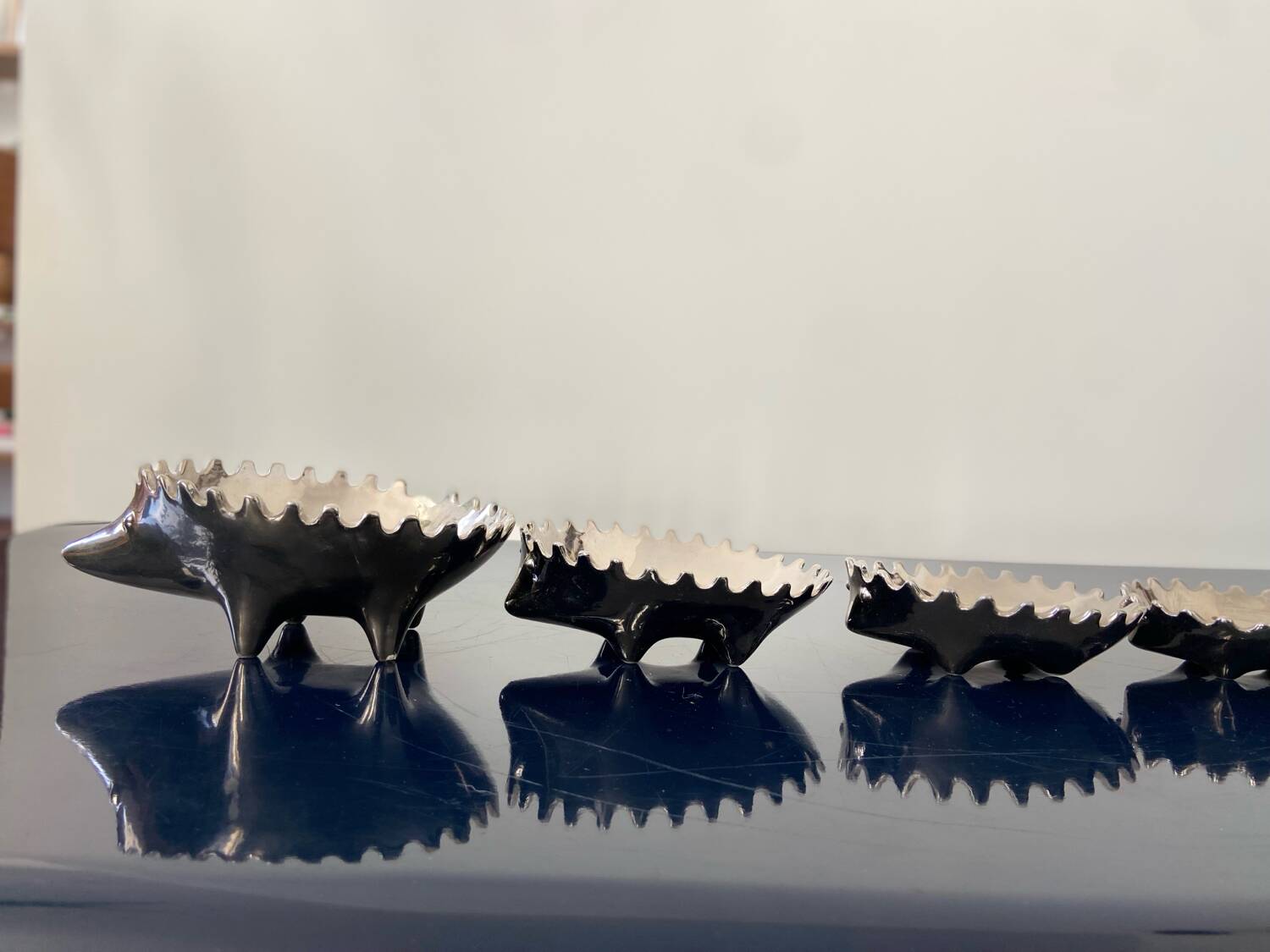 Set of 6 vintage nesting ashtrays