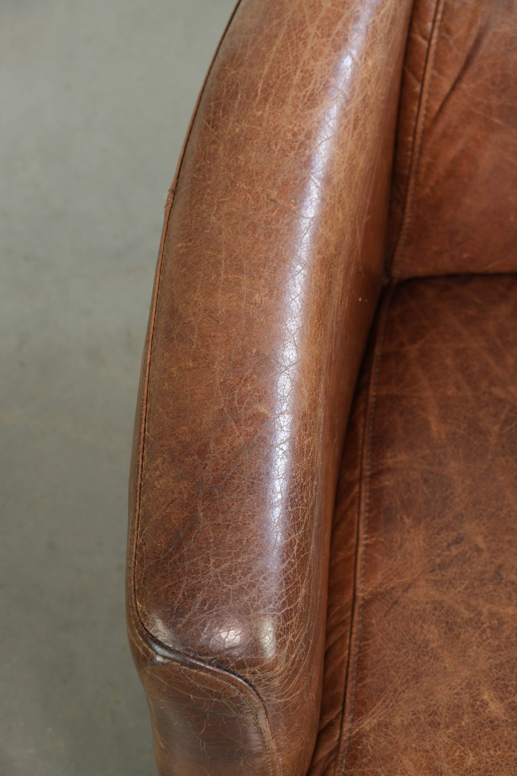 Fauteuil aviateur en cuir de vachette de couleur cognac