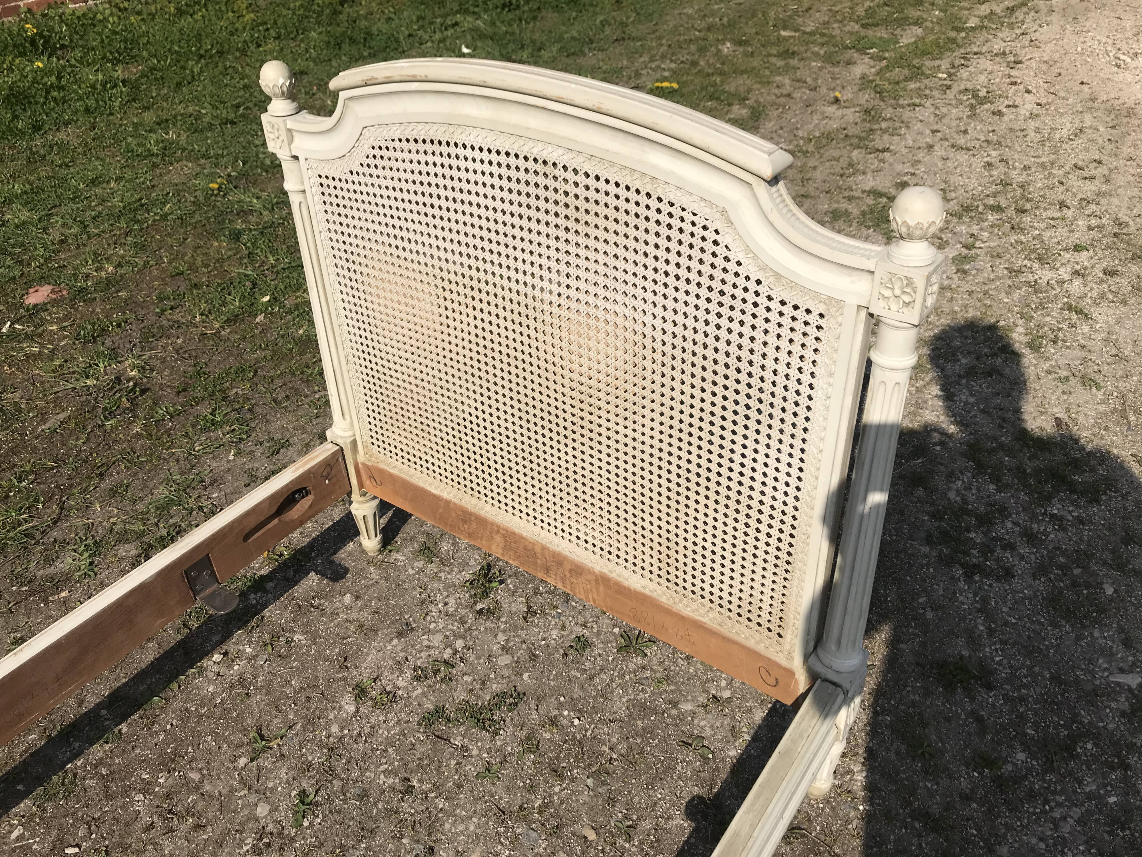Bed louis XVI caning