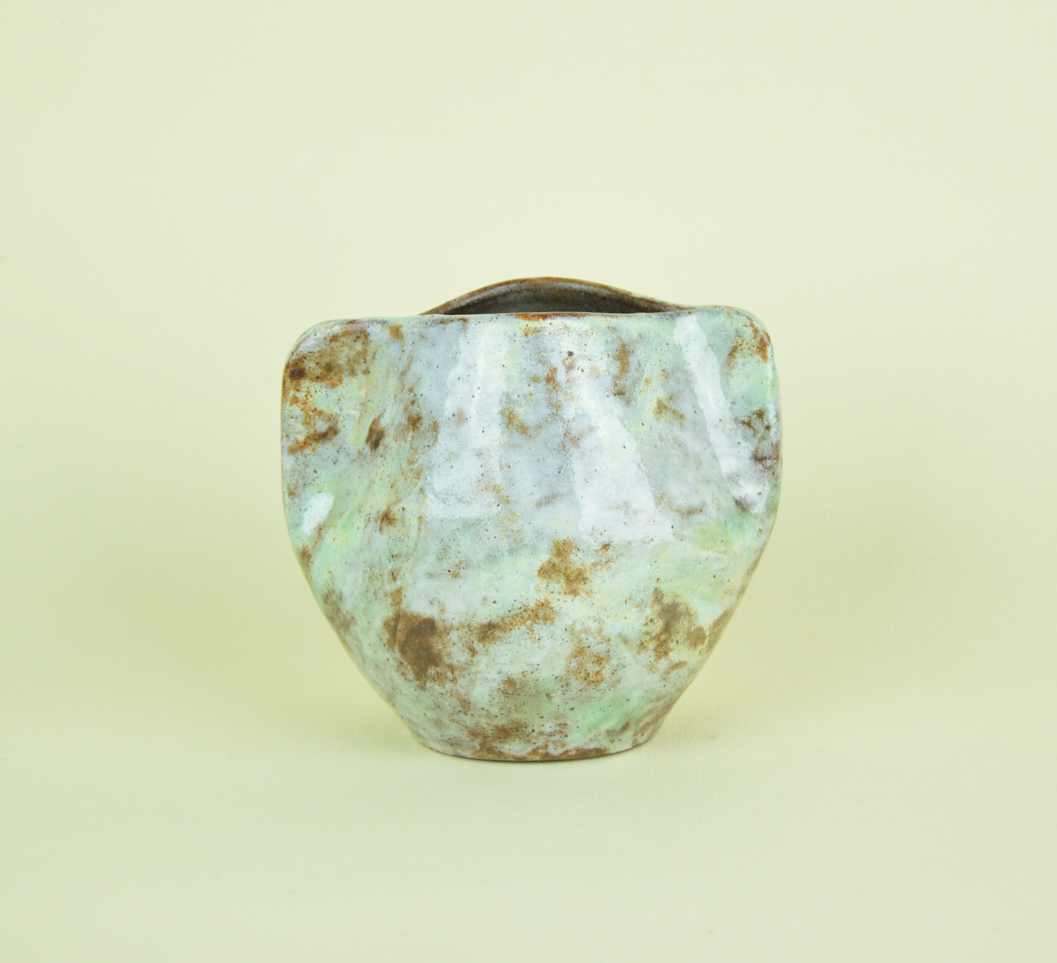 Vase Kostanda au col pincé