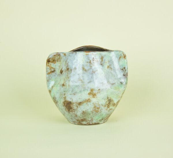 Vase Kostanda au col pincé