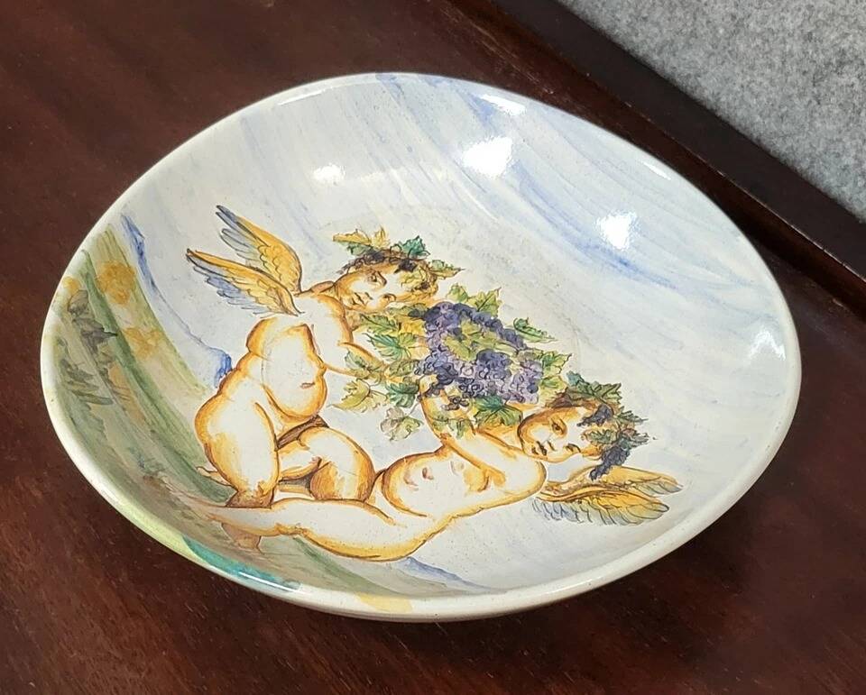 Early 20th century Italian ceramic: empty pocket with cherubs