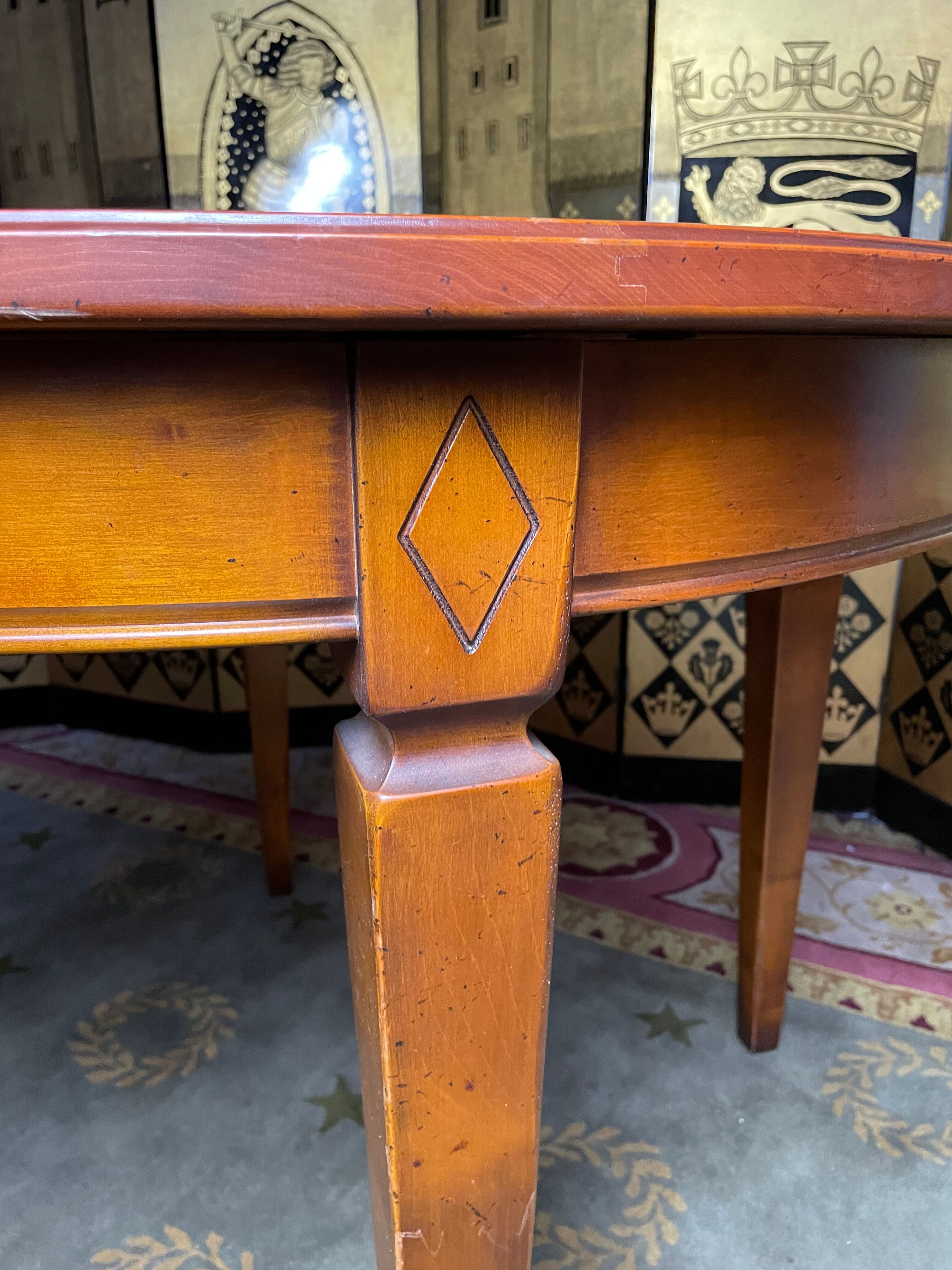 Round dining table Directoire style