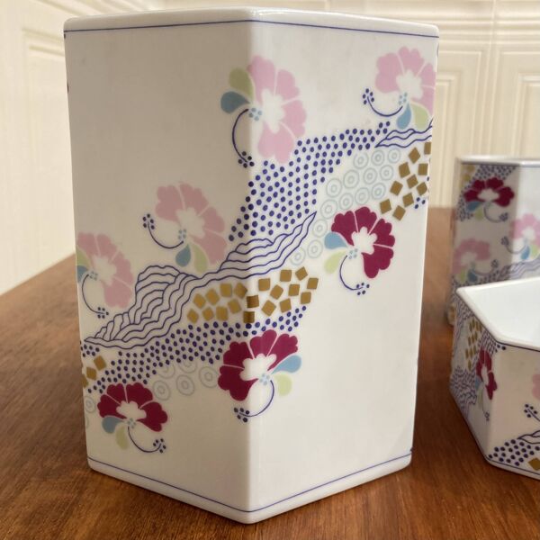 Ensemble de cinq céramiques design scandinave.