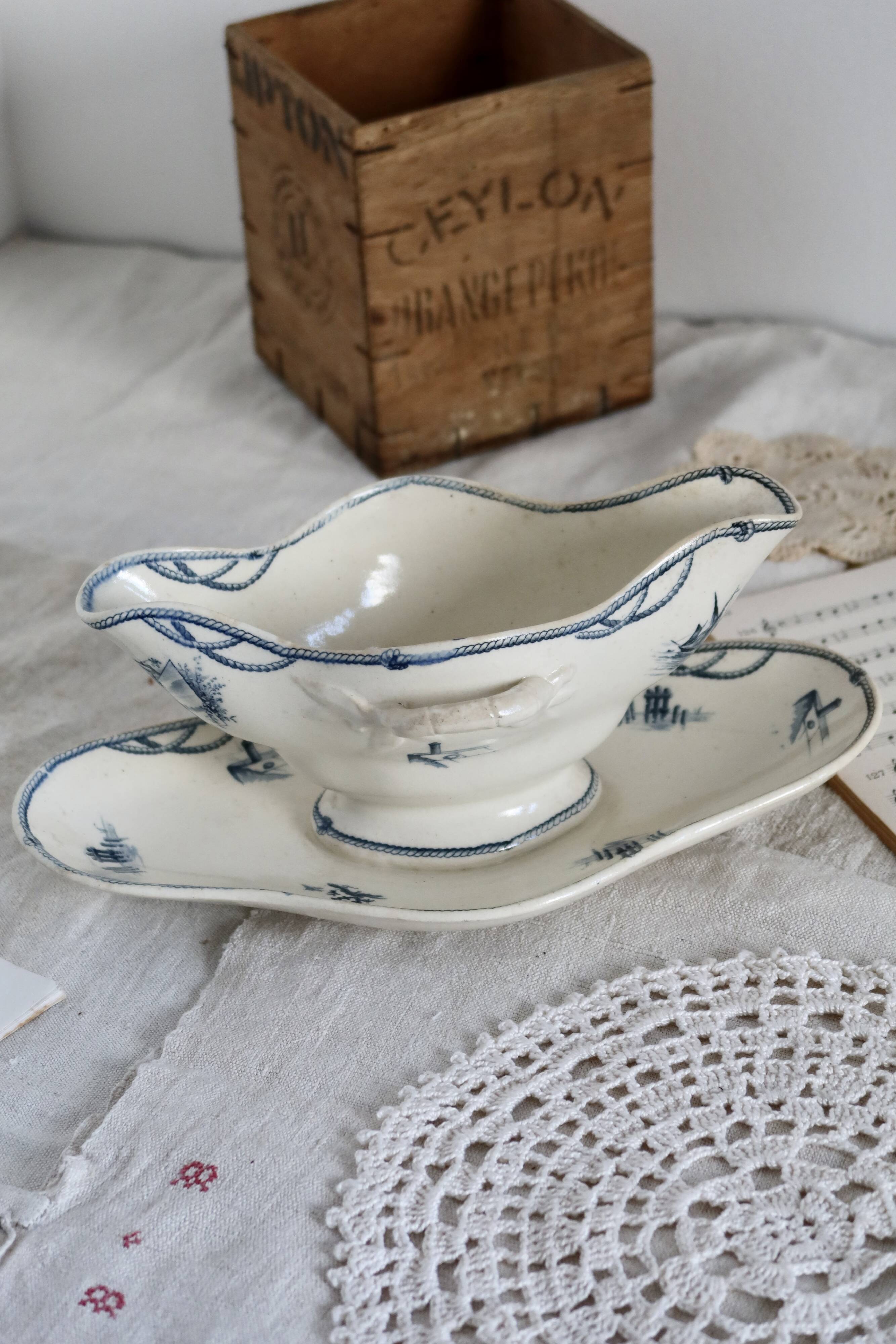 Table service 63 pieces Gien earthenware 19th century Marines model