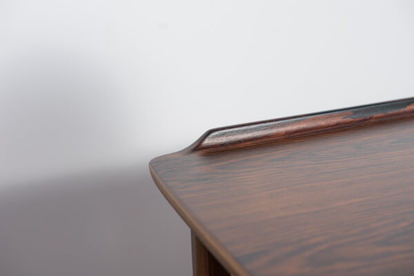 Bureau en palissandre danois de style mid-century moderne par Svend Åge Madsen pour H.P. Hansen, Danemark, années 1960.