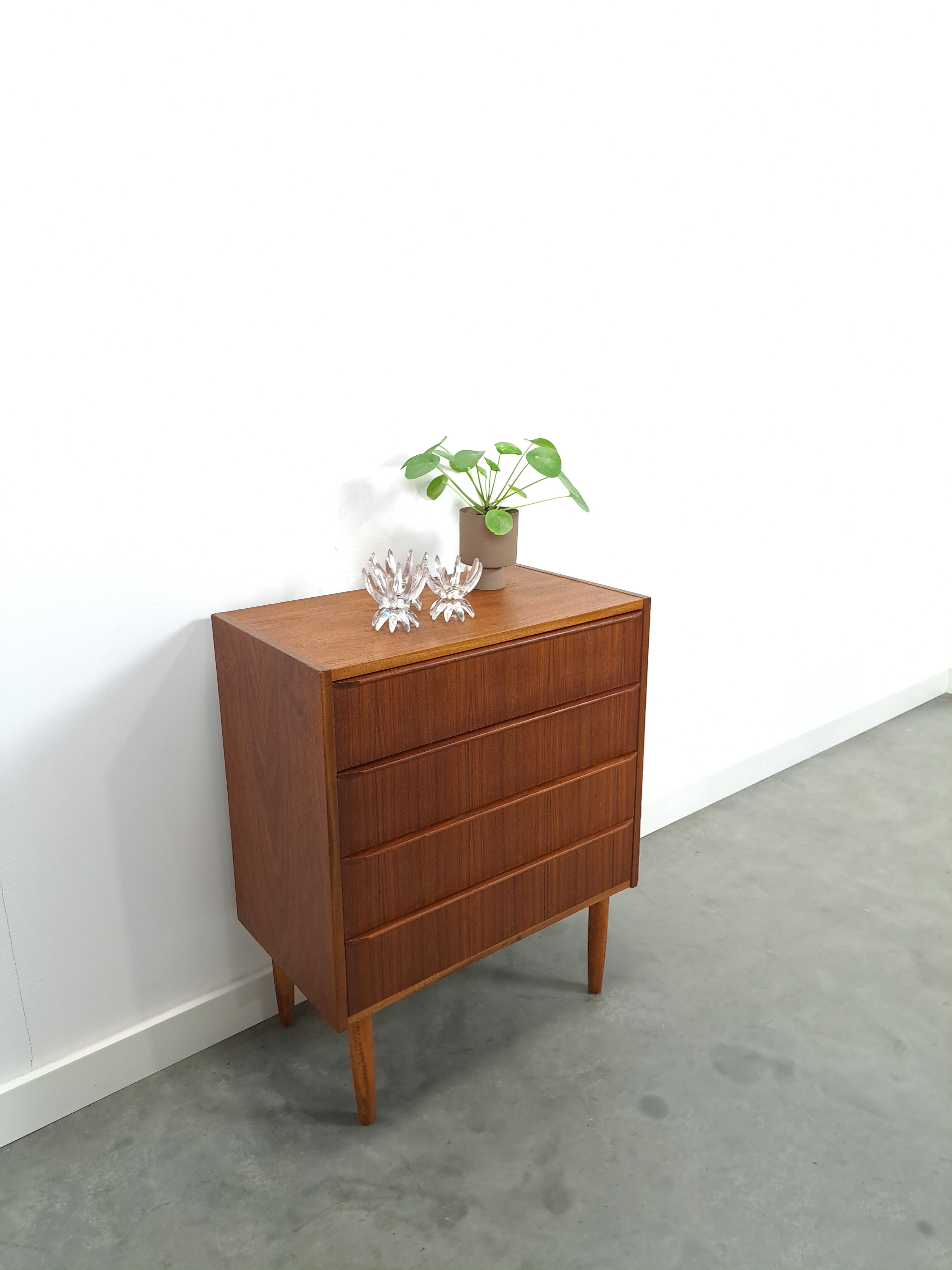 Danish teak chest of drawers with 4 drawers