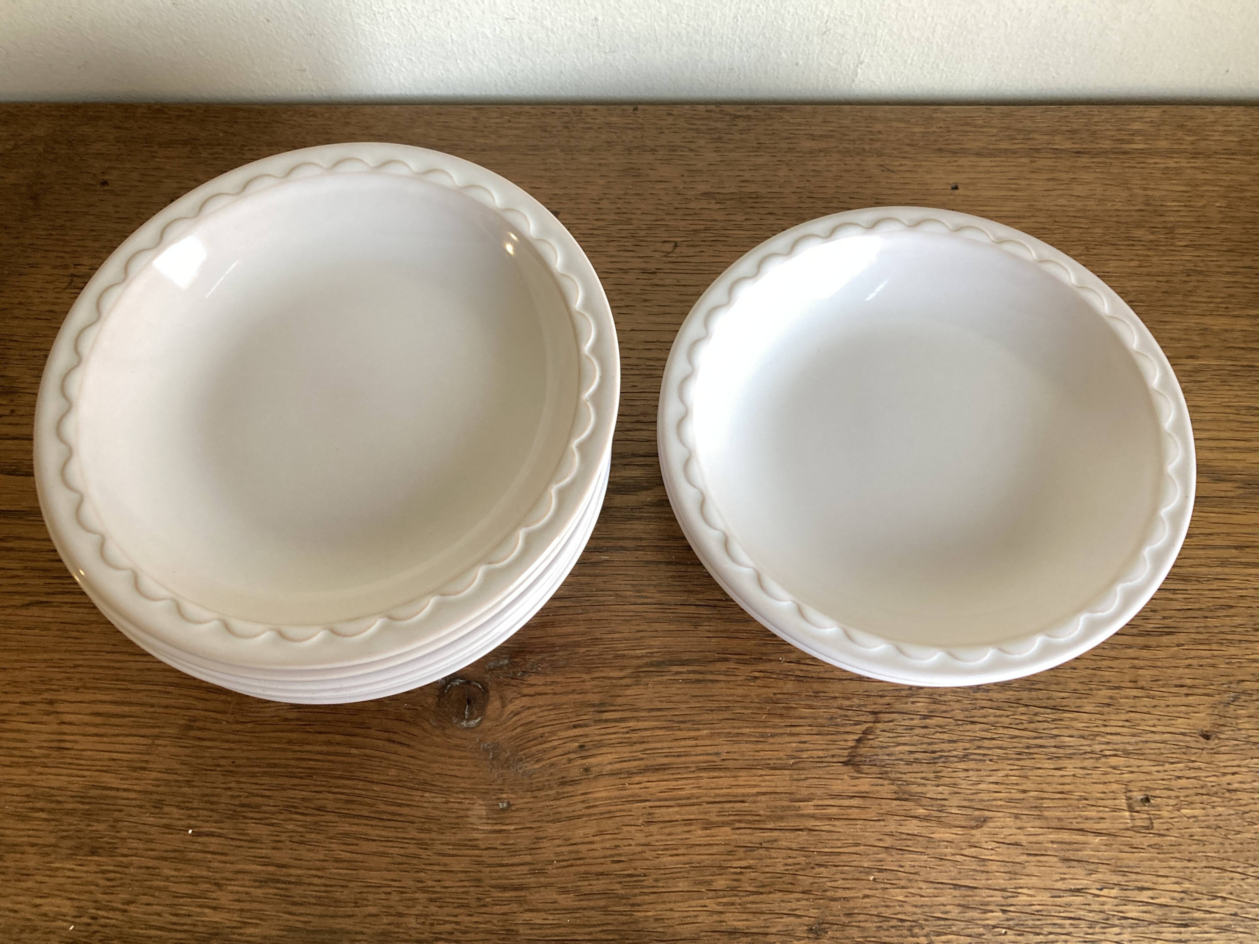 Set de 8 assiettes creuses Festons de Pierre Motton pour Gien 1970