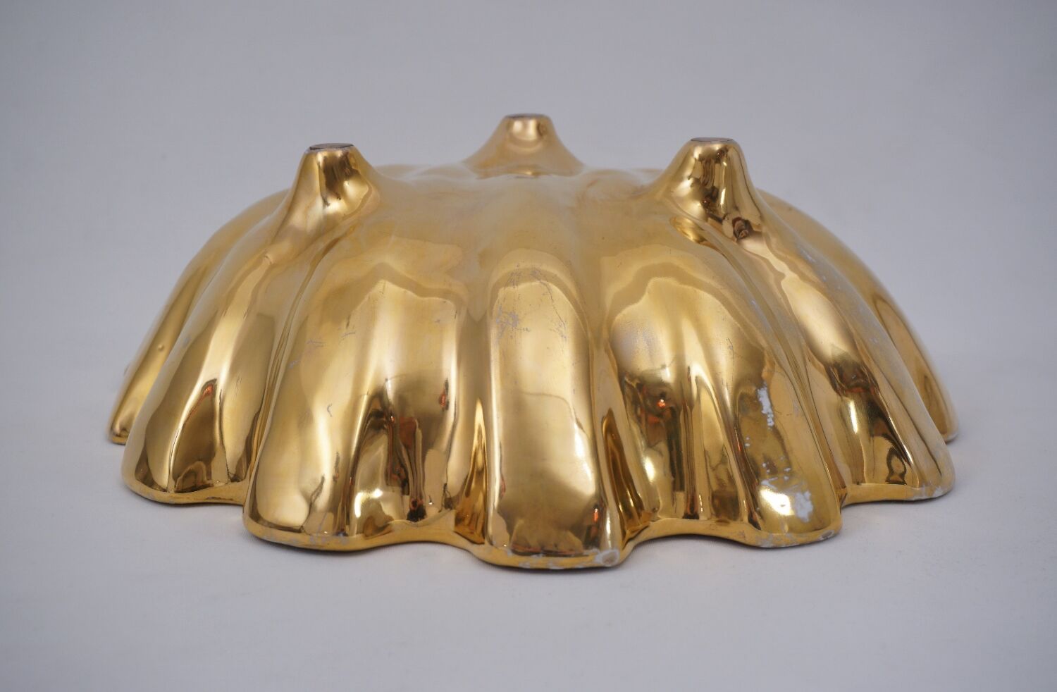 Fabbrica Ferniani Faenza plateau de poche 36,5 cm coquille en majolique, doré, 1800