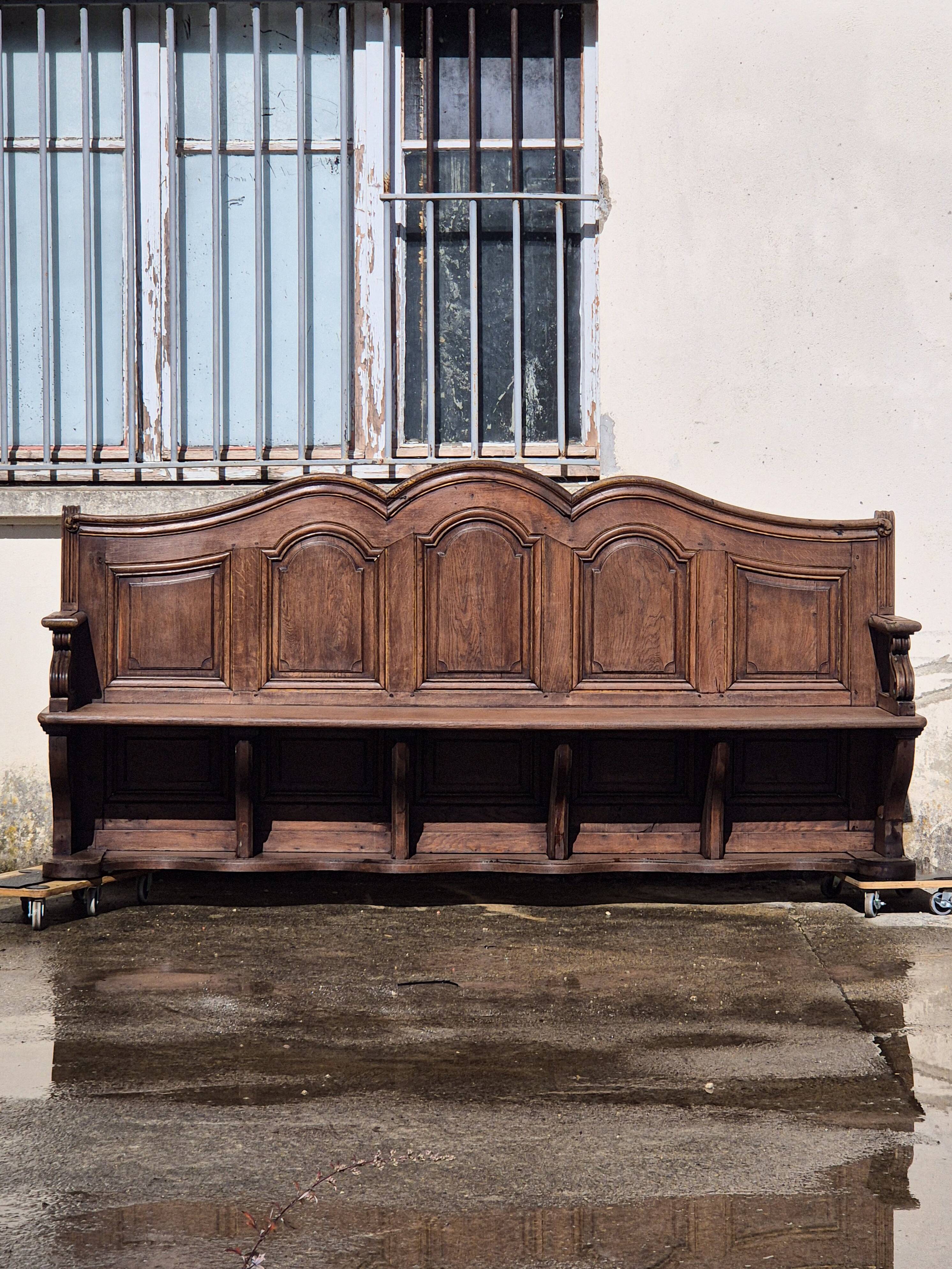 Exceptional gilded display bench.
