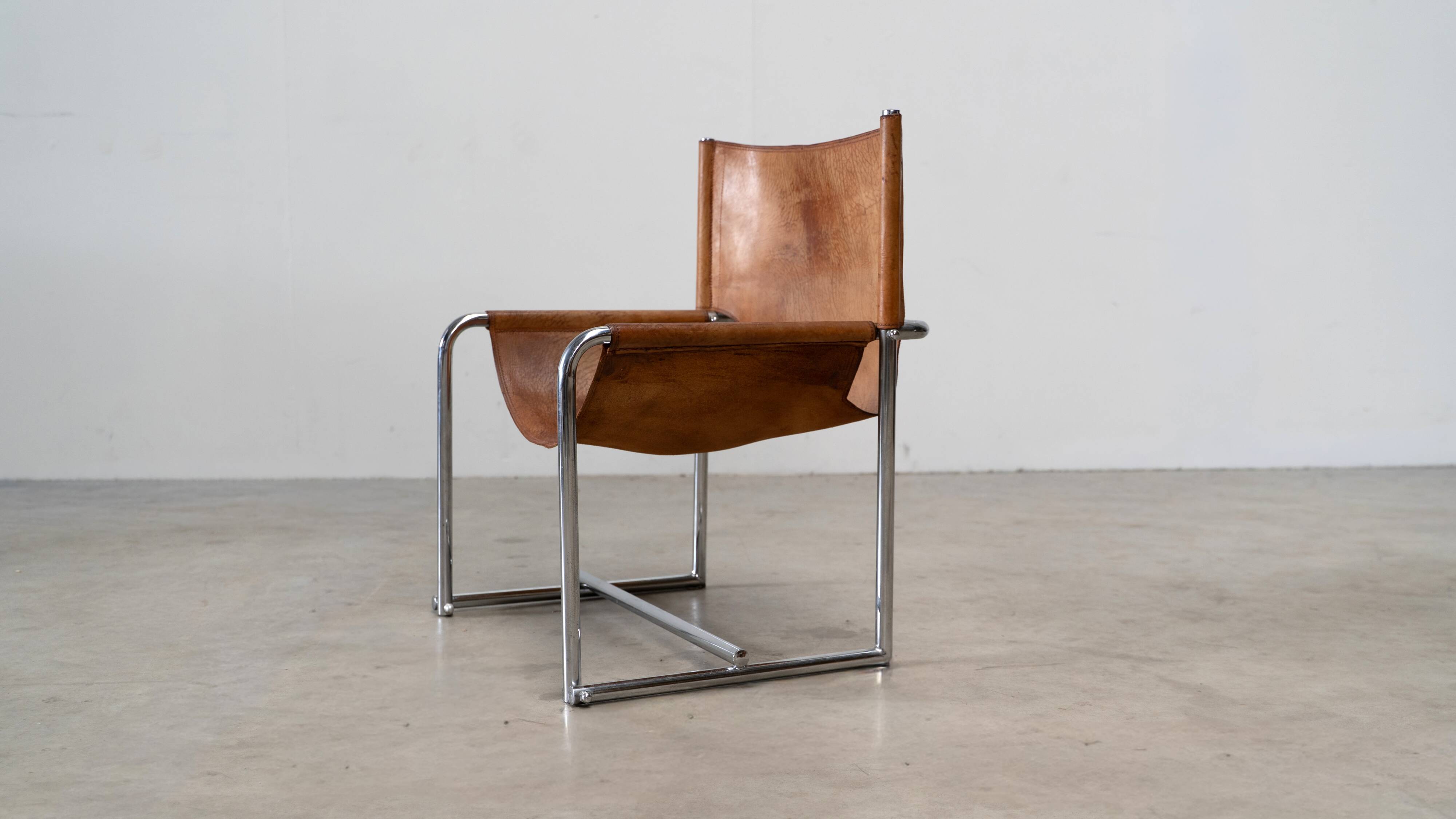 Fauteuil simple en cuir italien