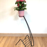 Tripod plant holder