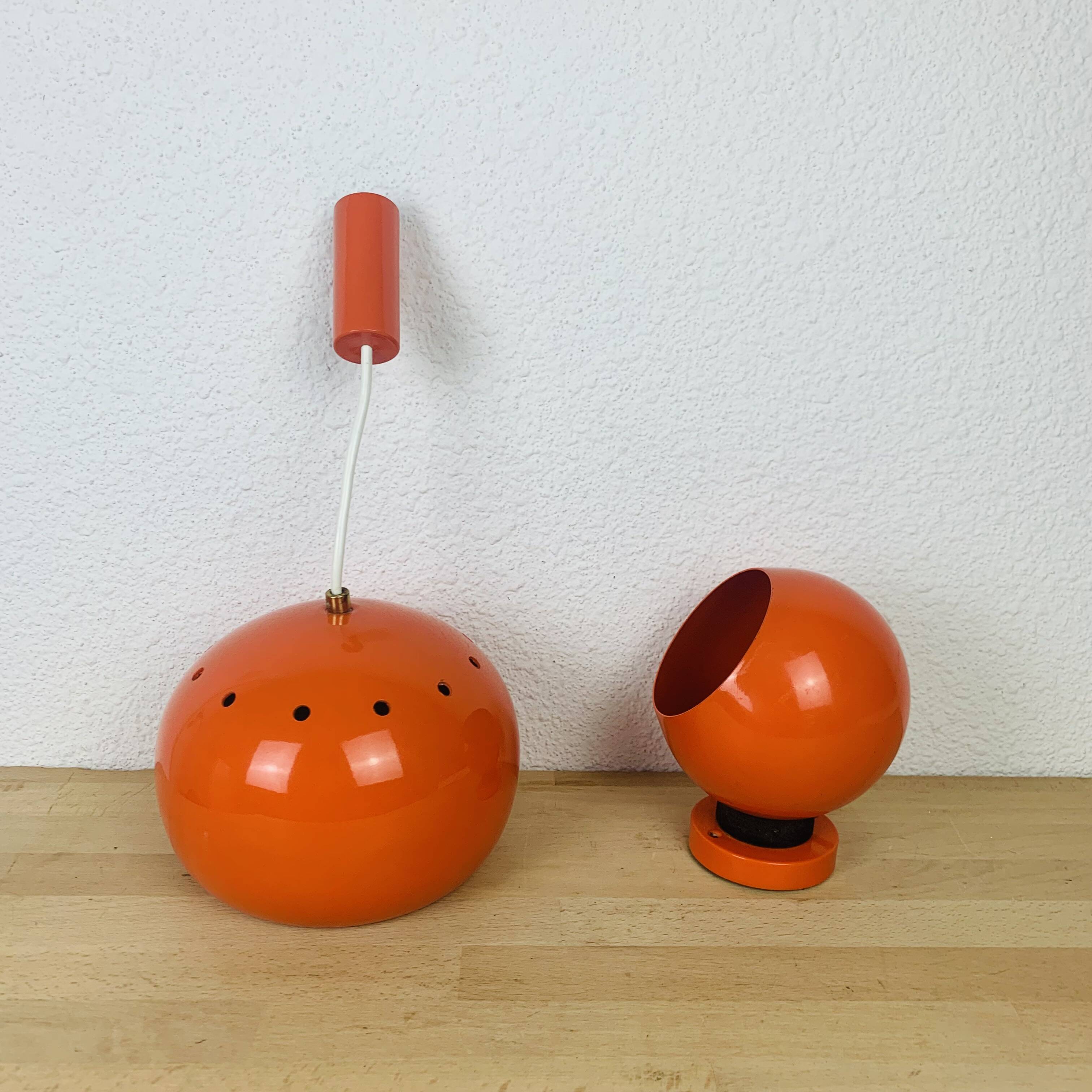 Eyeball space age orange 70's wall light