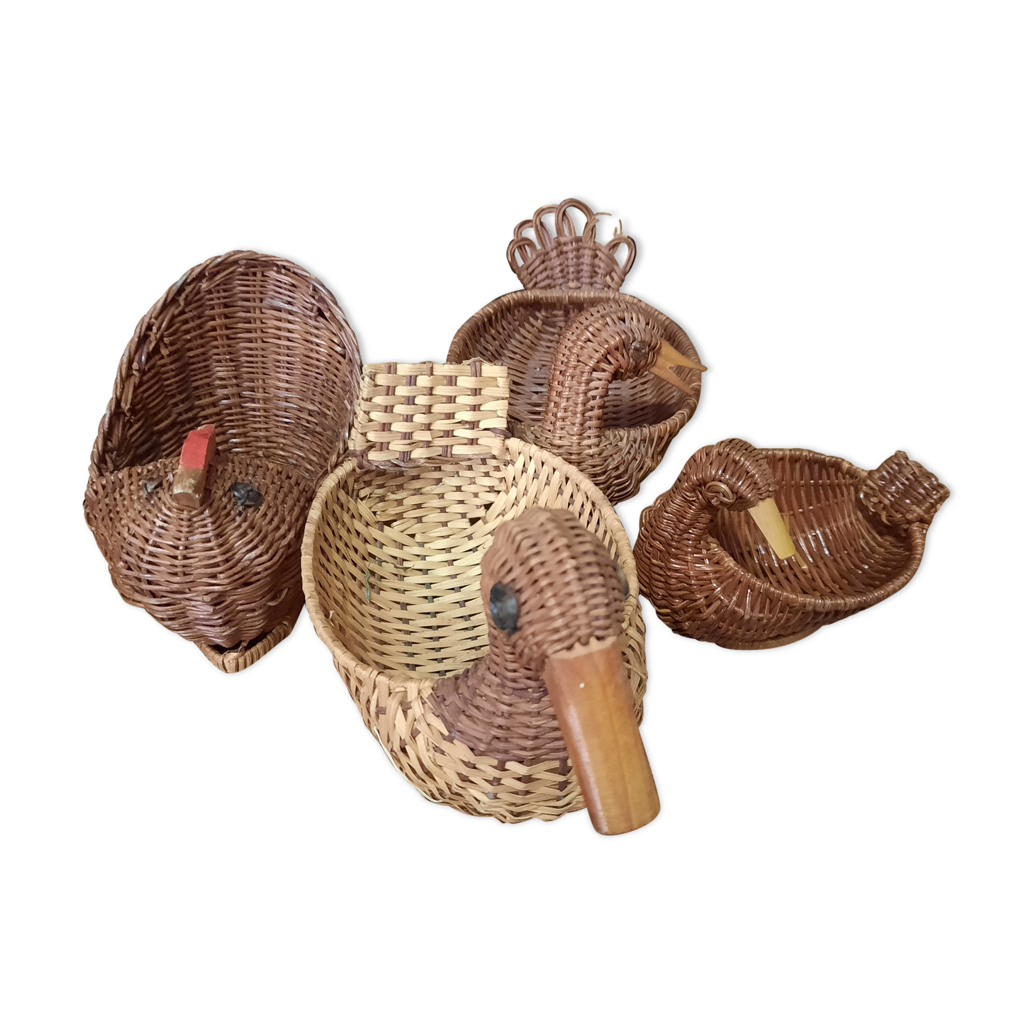 Set of rattan duck baskets