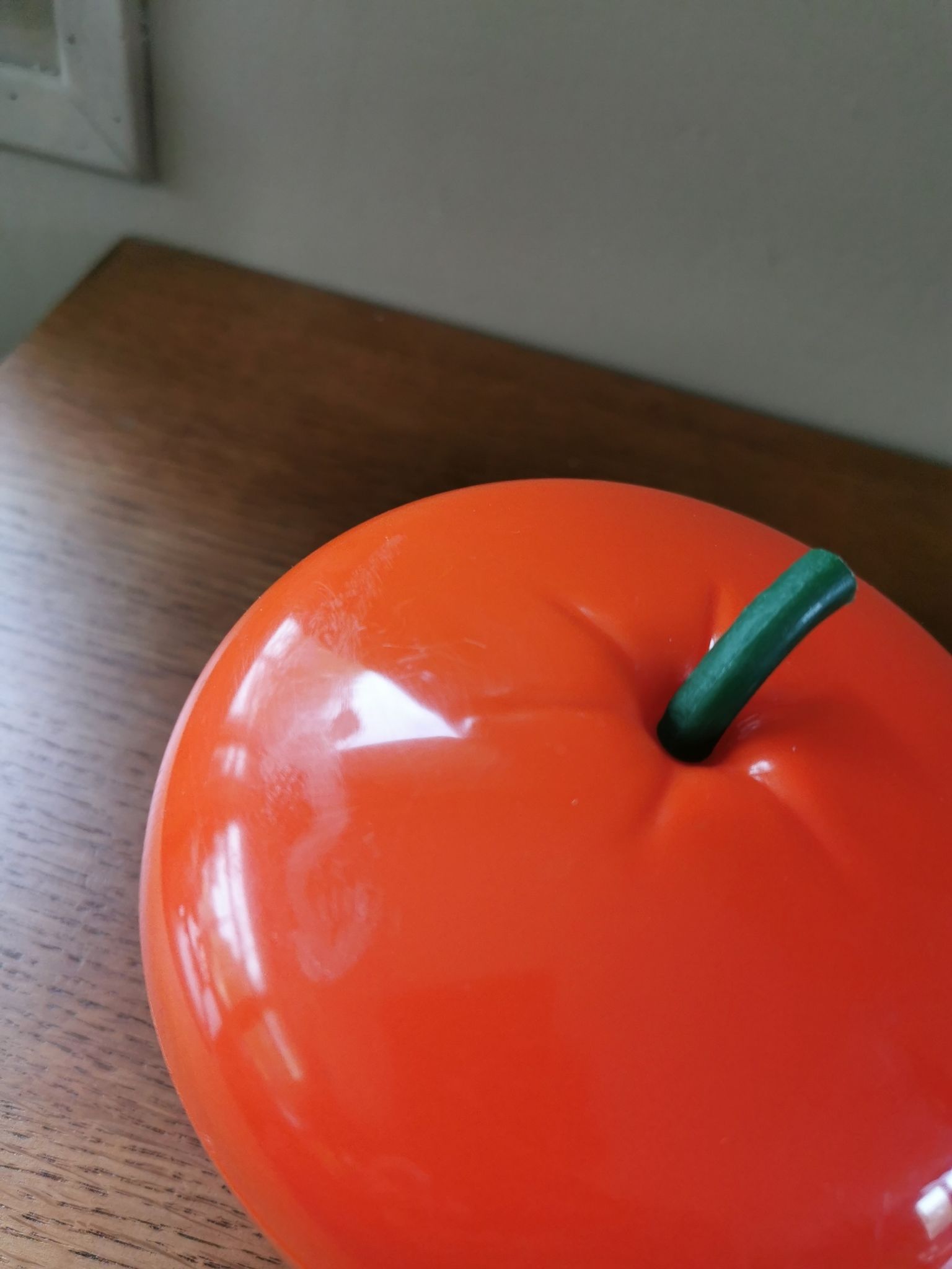 Apple ice bucket