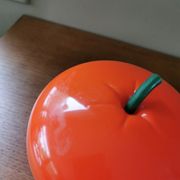 Apple ice bucket