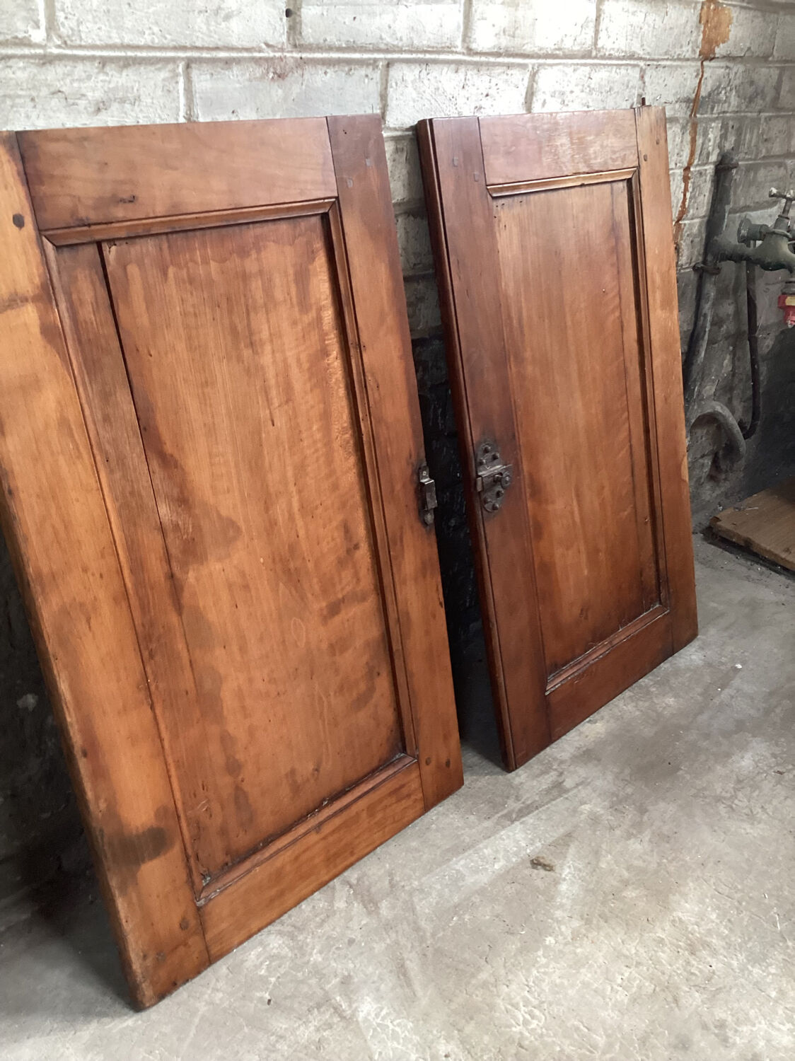 Paire de portes de placard ancienne