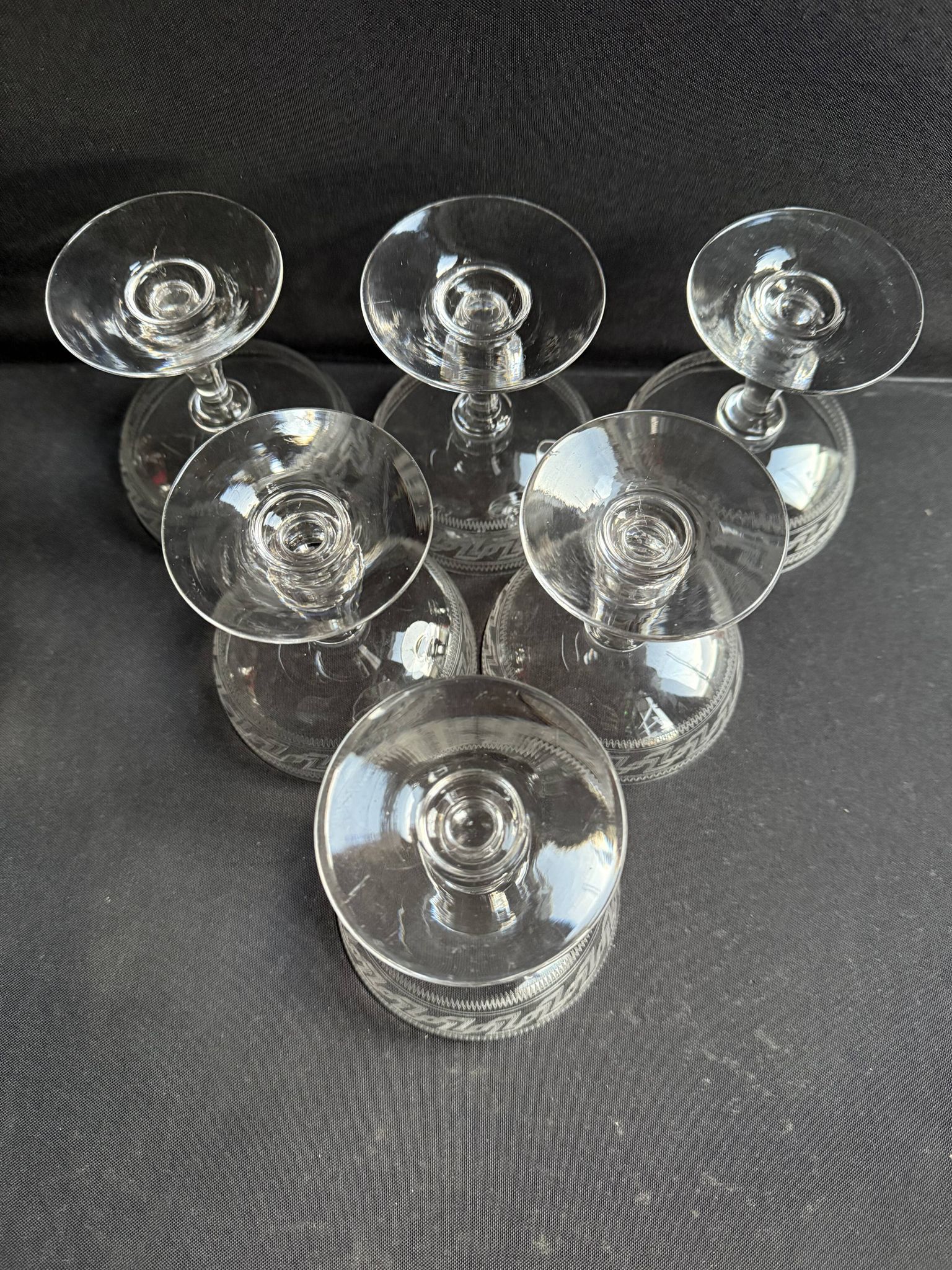 6 coupes à champagne Baccarat gravure Grecque inclinée
