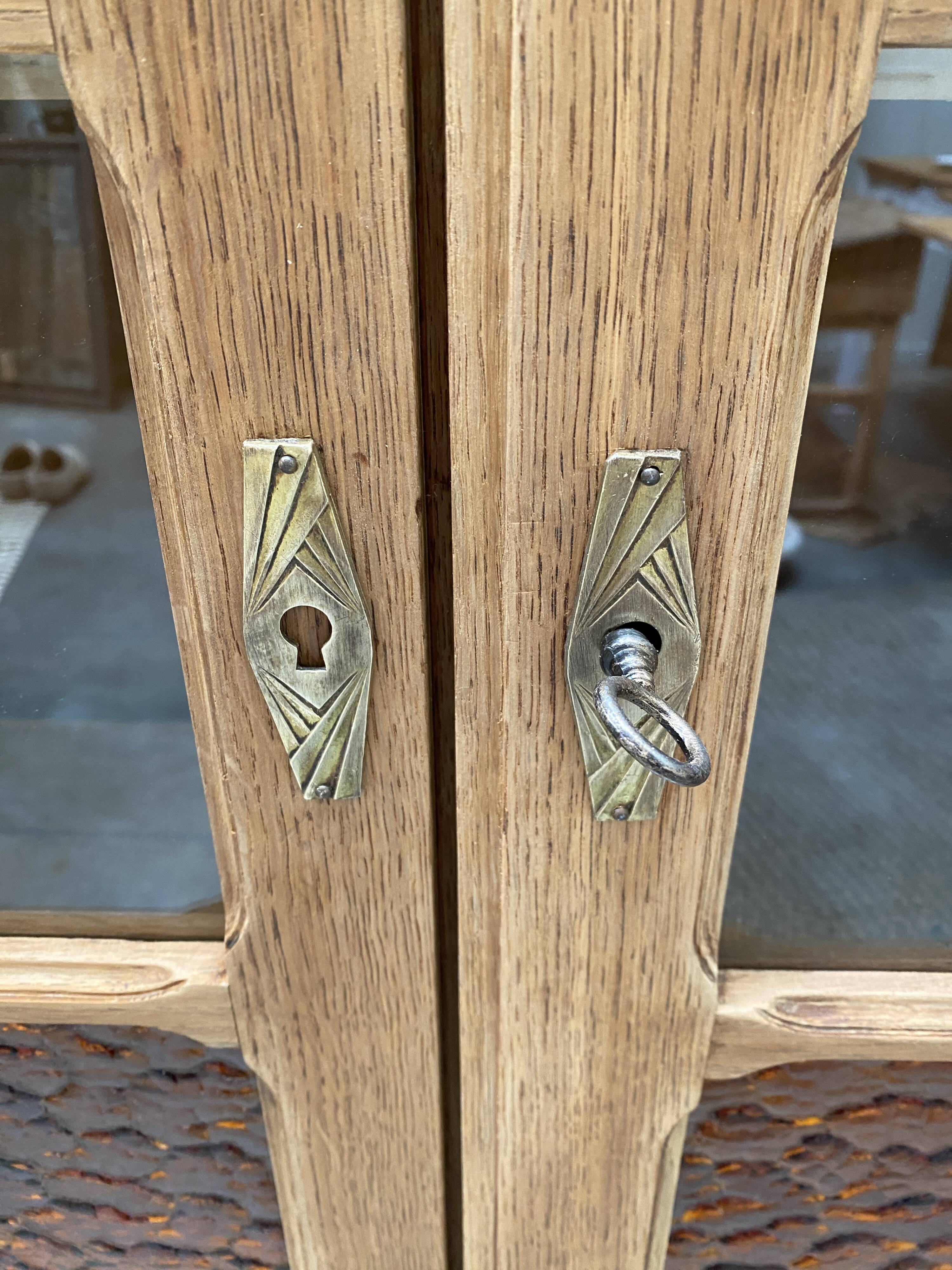 Bibliothèque en chêne - armoire vitrée