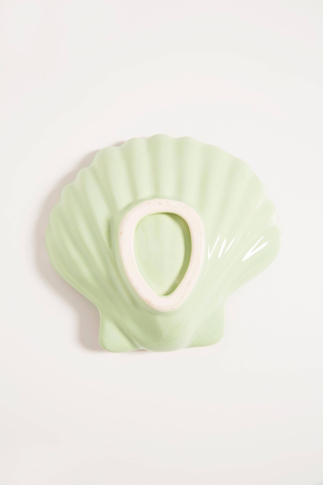 Vintage decorative plate in wood and ceramic with green shells, France, 1960s.